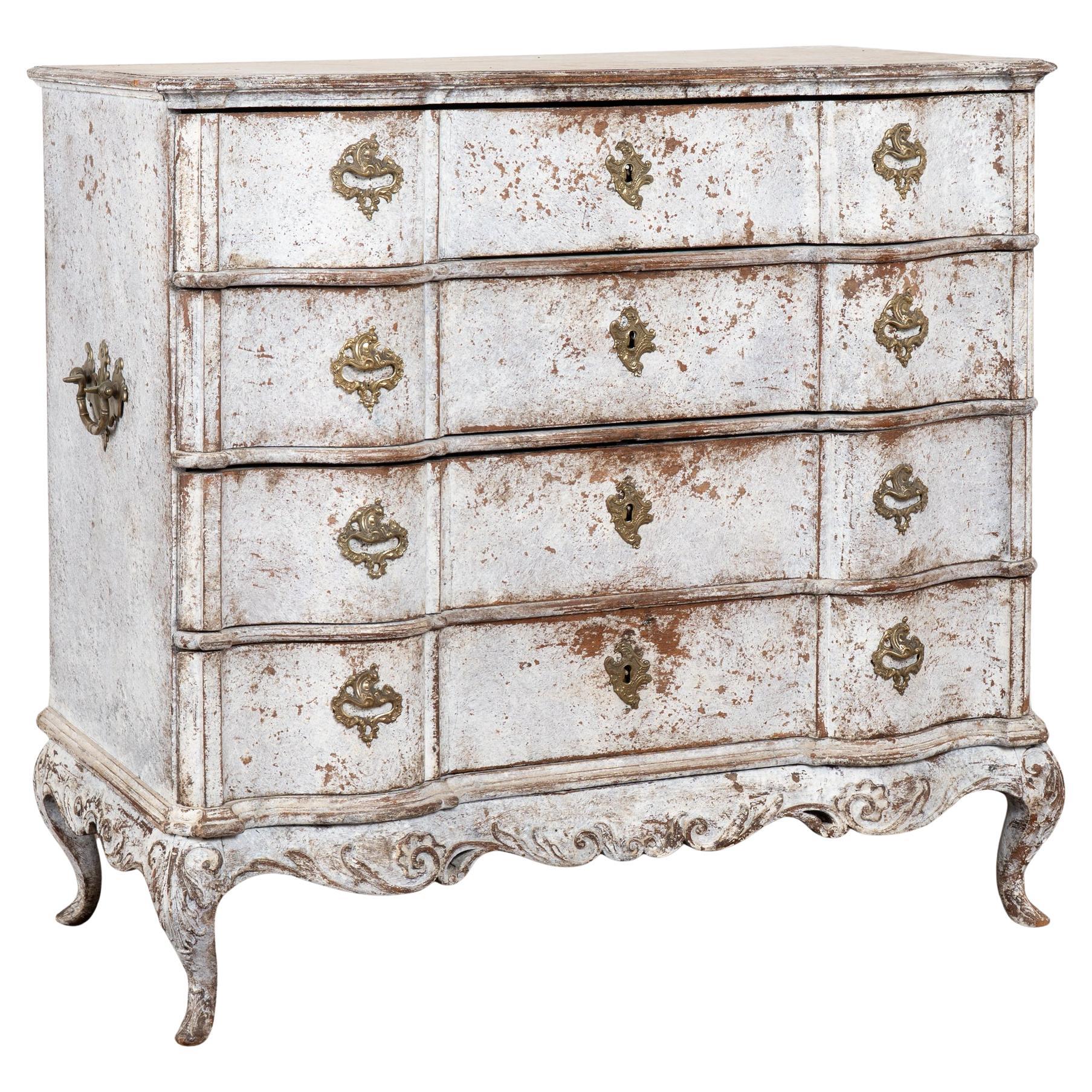 18th Century Swedish Oak Large White Chest of Four Drawers For Sale