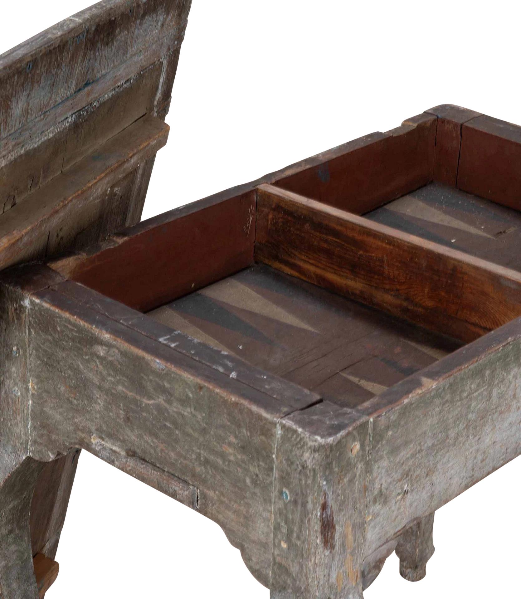 Mesa de juegos rococó de época pintada original sueca del siglo XVIII en venta 4