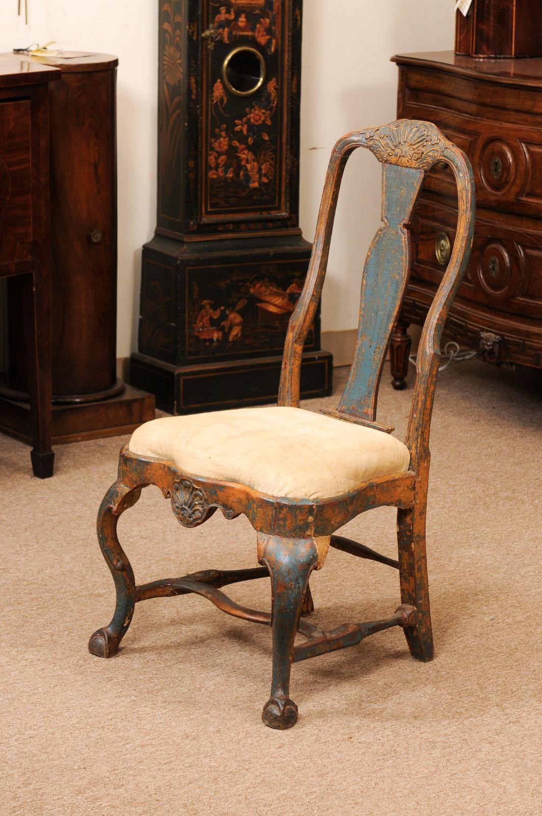 Chaise d'appoint suédoise peinte en bleu avec sculpture de coquillages, assise coulissante, 18ème siècle en vente 4