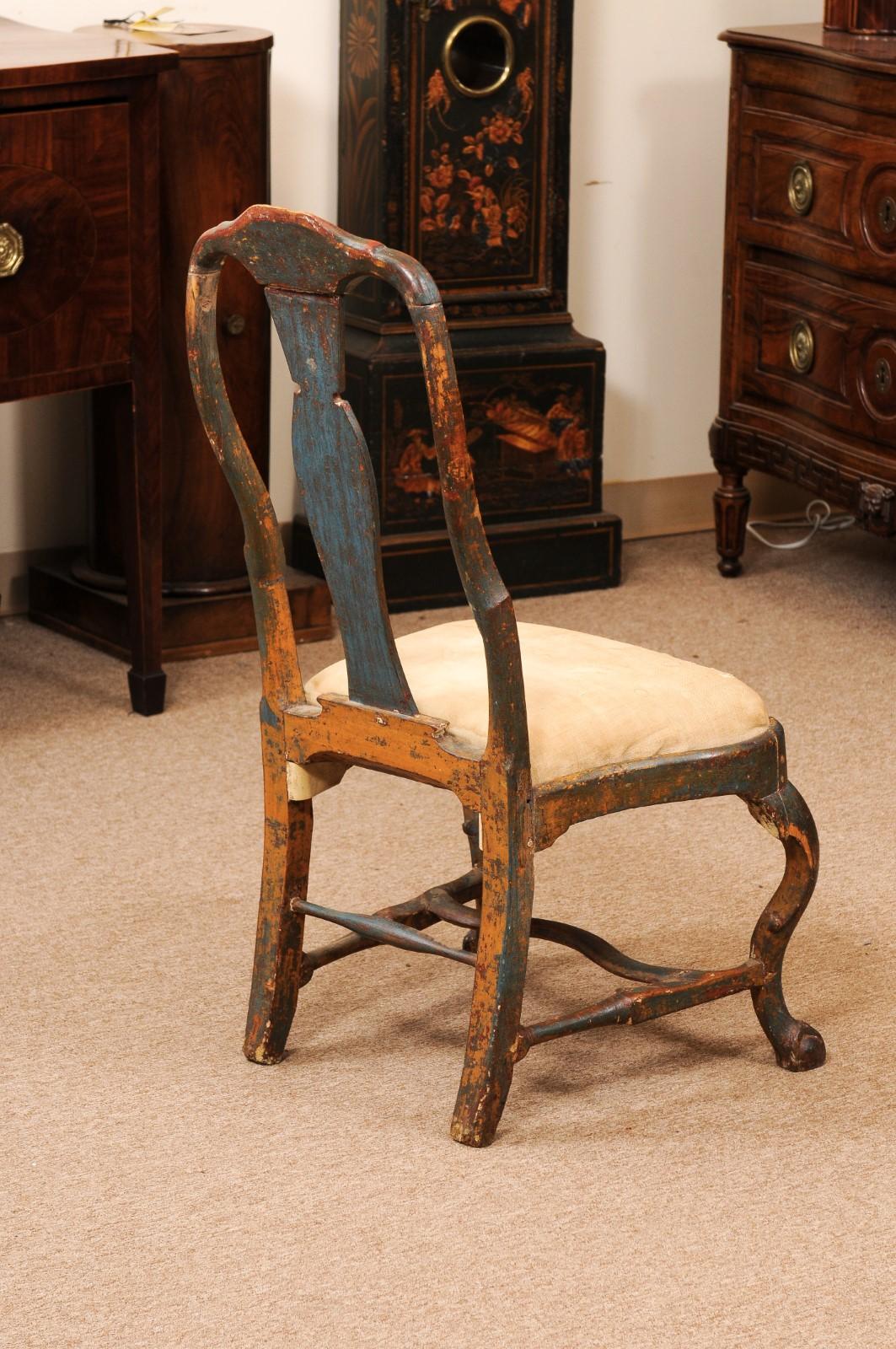 Silla Sueca del Siglo XVIII Pintada de Azul con Tallado de Concha, Asiento Deslizante Tapicería en venta