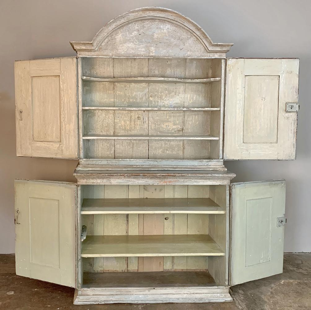 18th Century Swedish Painted Buffet a Deux Corps In Good Condition In Dallas, TX