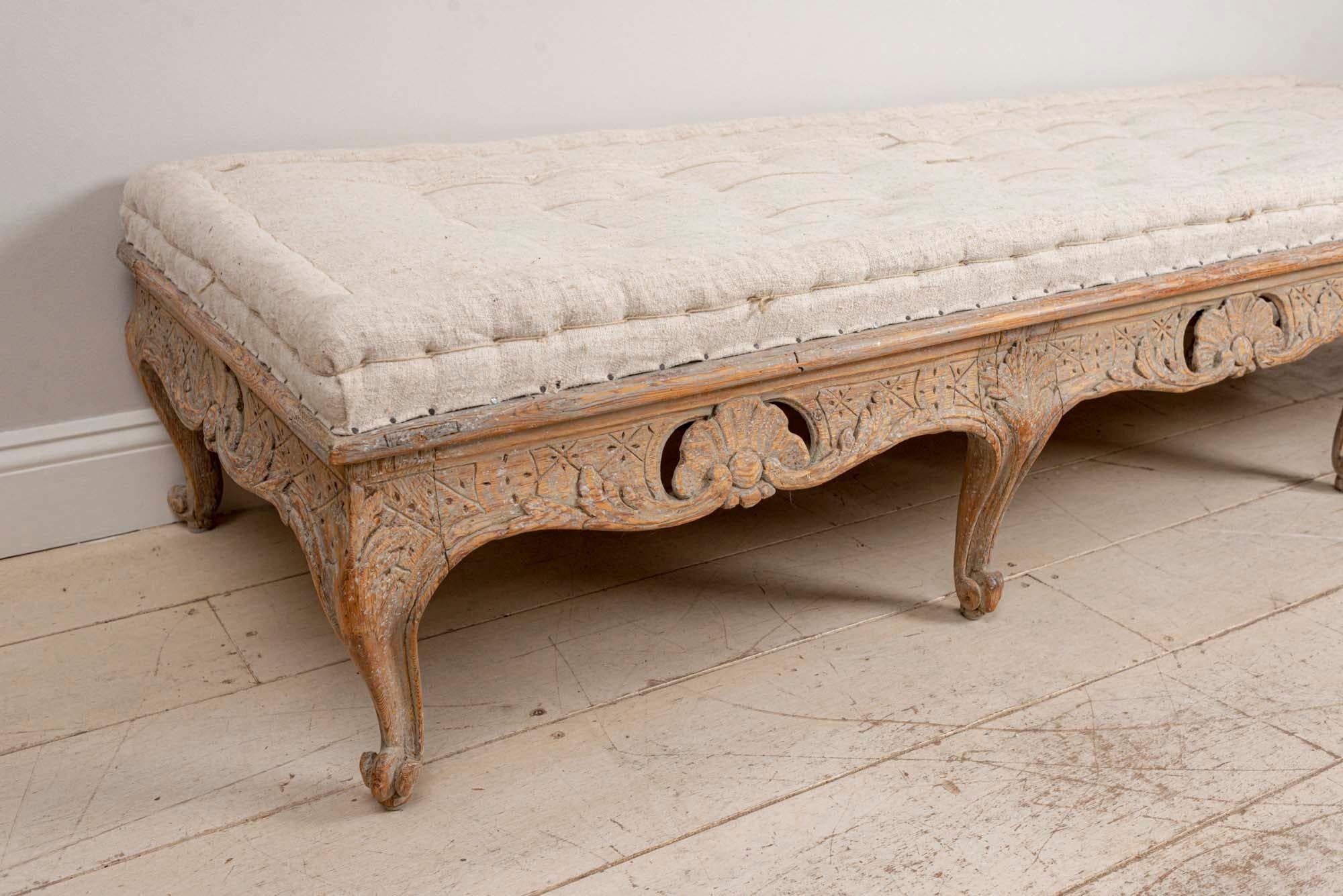 18th Century Swedish Painted Rococo Carved Decorative Scrolled Stool or Bench In Good Condition In London, GB