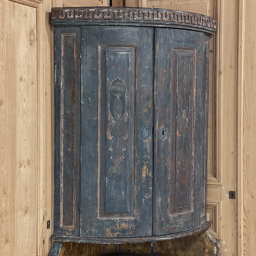 18th Century Swedish Painted Two-Tiered Corner Cabinet For Sale 4