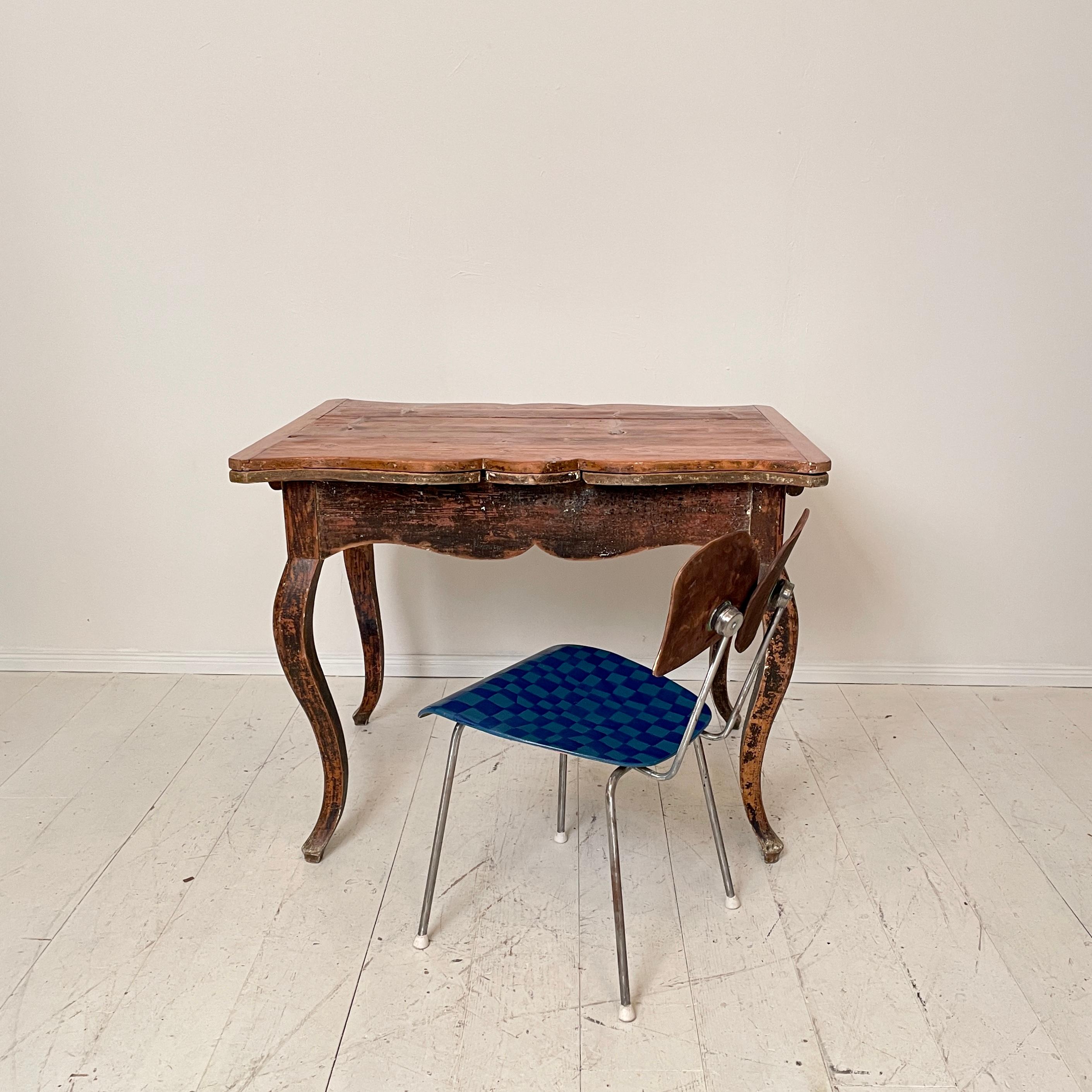 18th Century Swedish Period Baroque Brown Red Extendable Dining Table, 1780 4