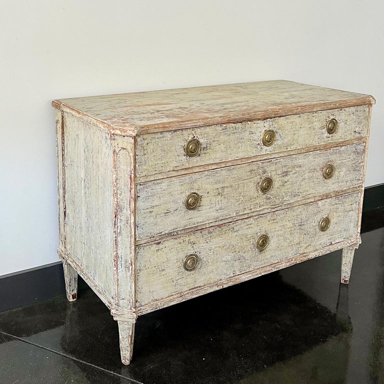 18th Century Swedish Period Gustavian Chest of Drawers In Good Condition In Charleston, SC