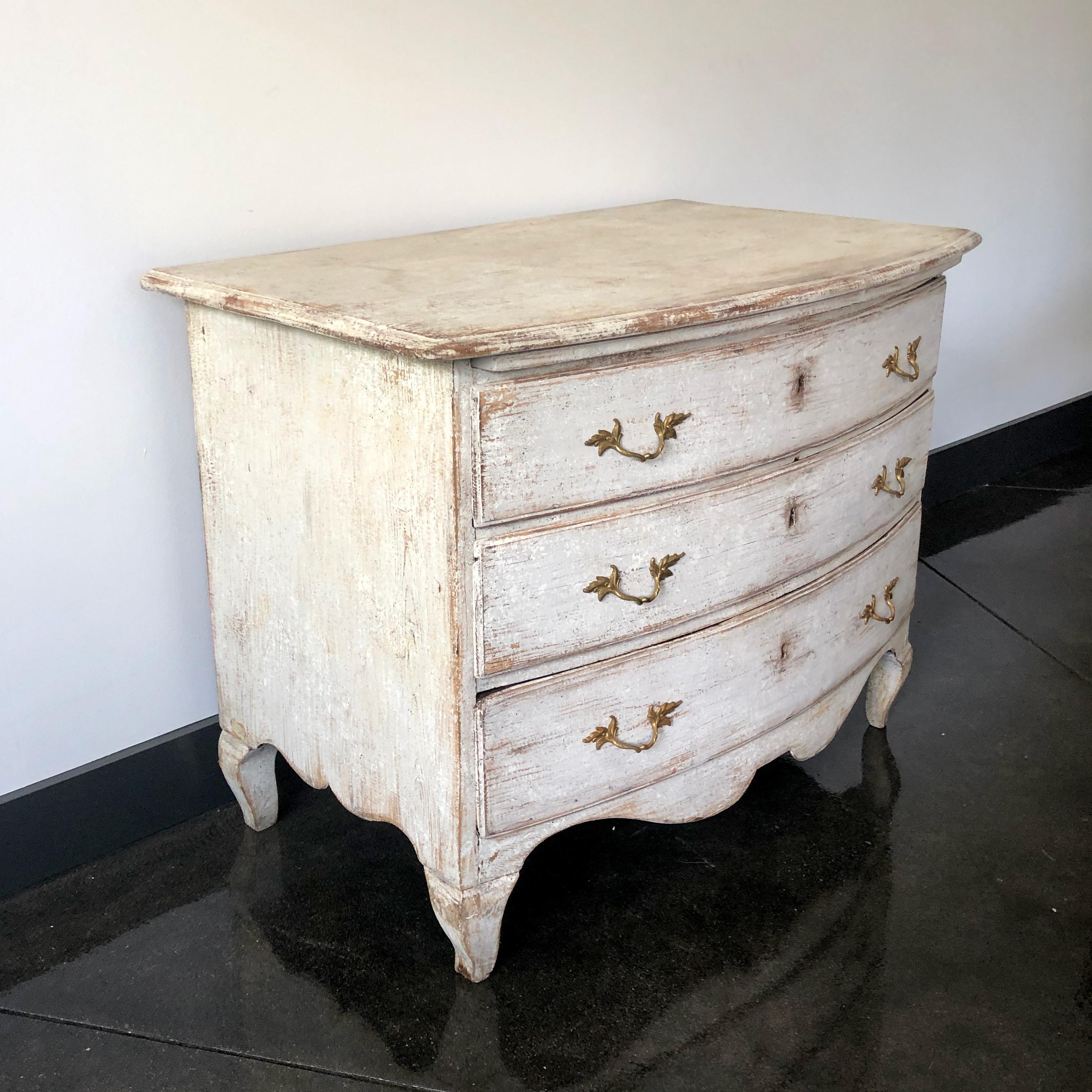rococo chest of drawers