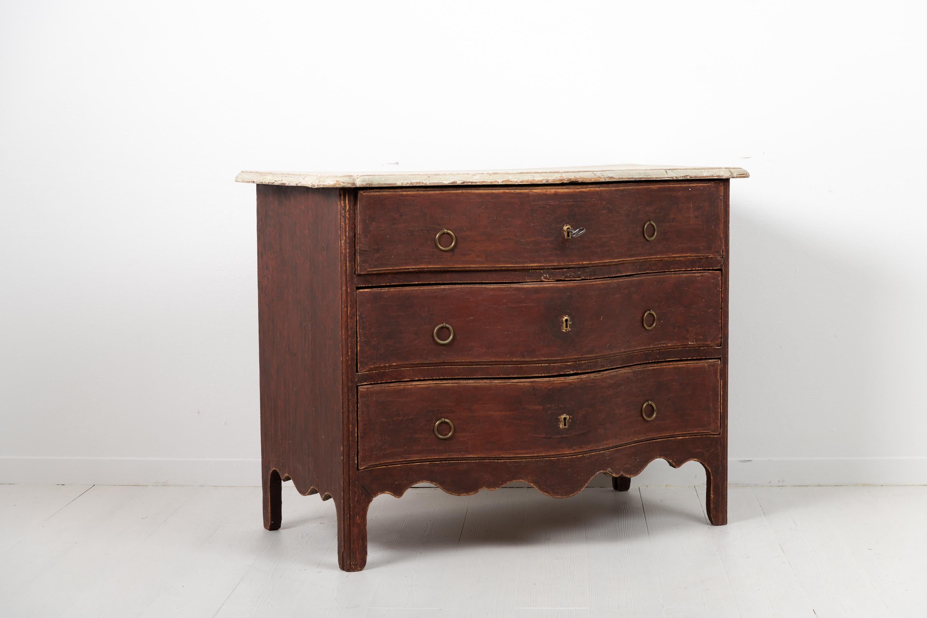 18th Century Swedish Pine Baroque Chest of Drawers In Good Condition In Kramfors, SE