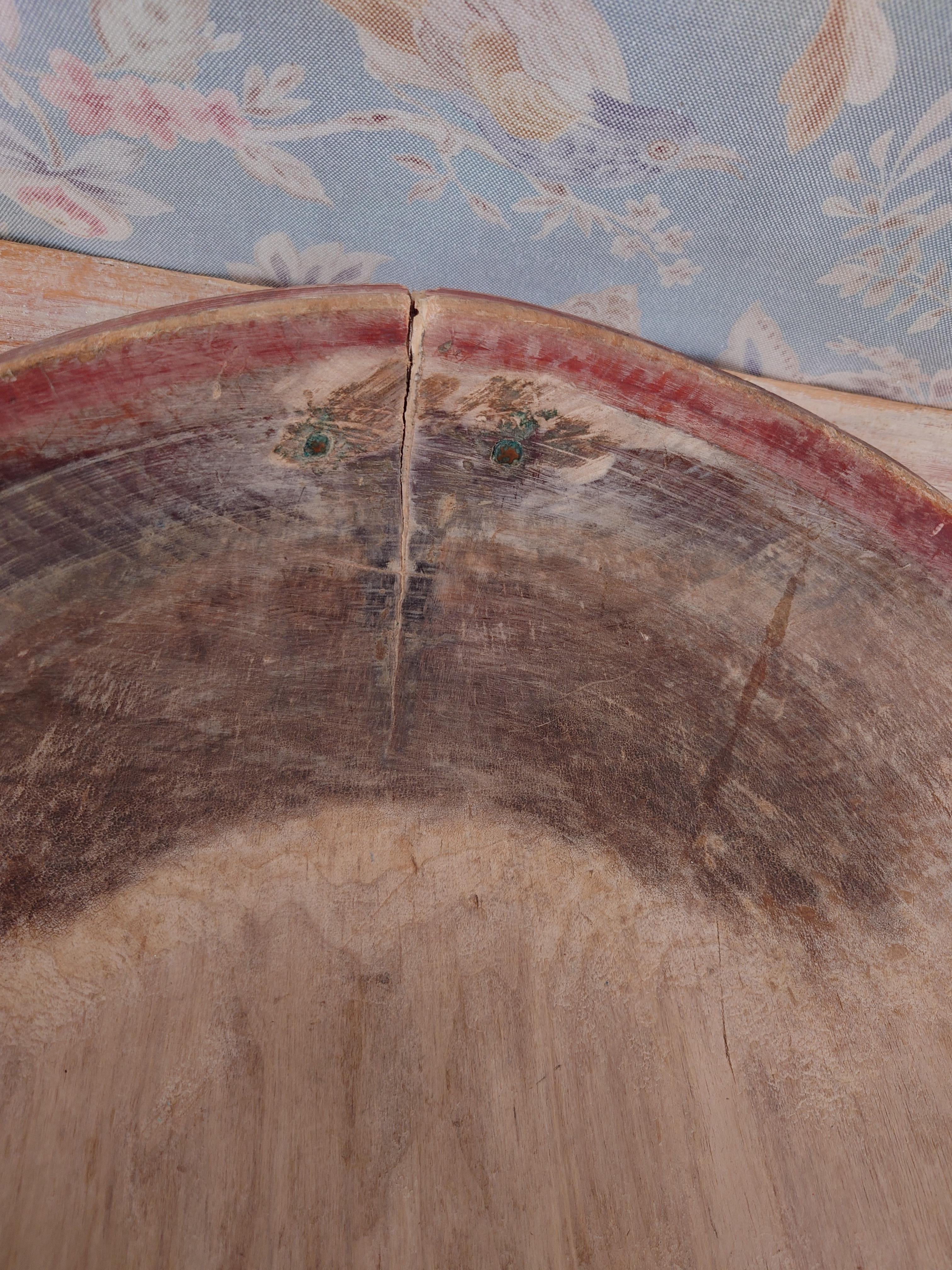 18th Century Swedish Primitive Organic Wooden Bowl with Original Paint In Good Condition For Sale In Boden, SE