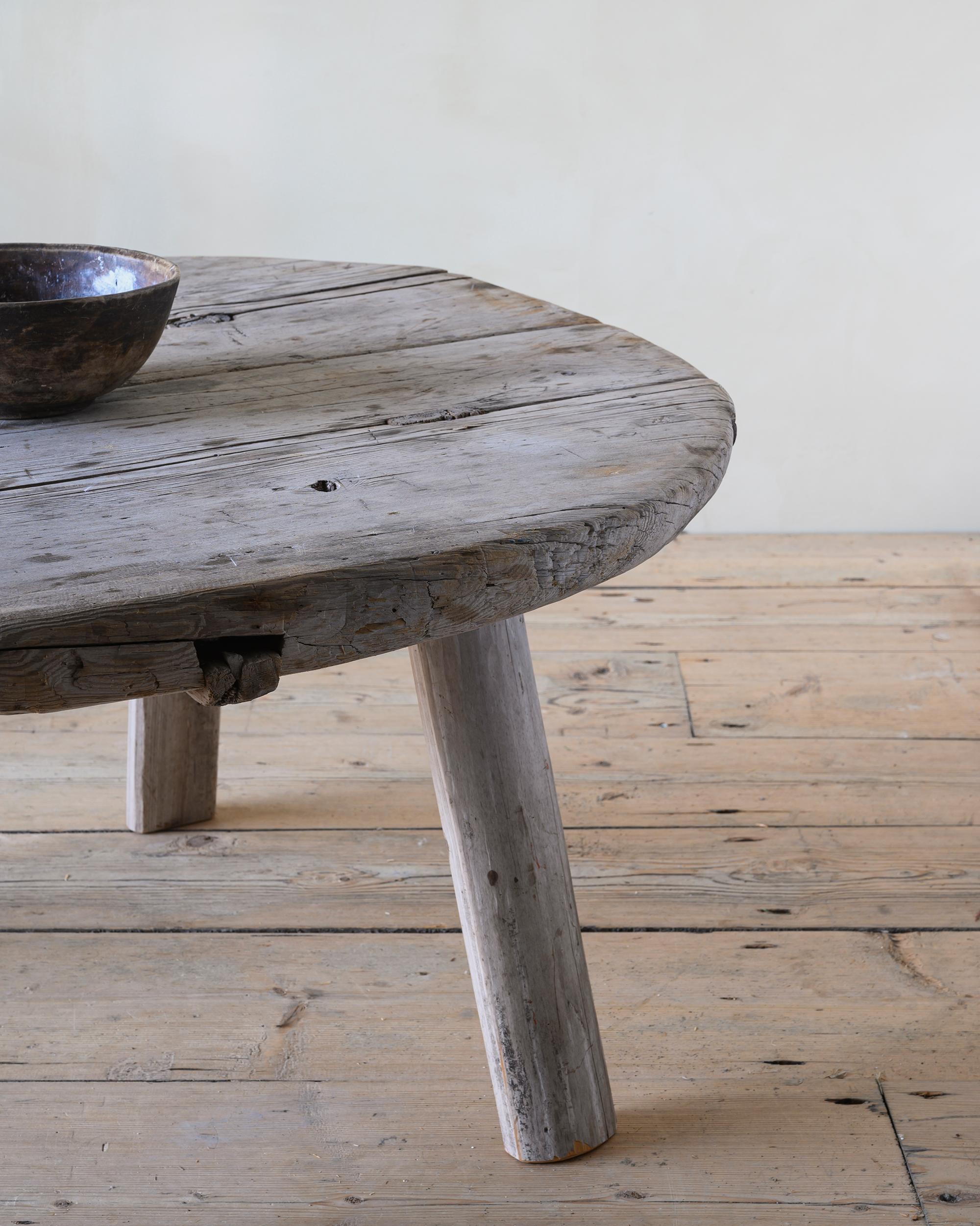 Hand-Crafted 18th Century Swedish Provincial 'Hedna' Table For Sale
