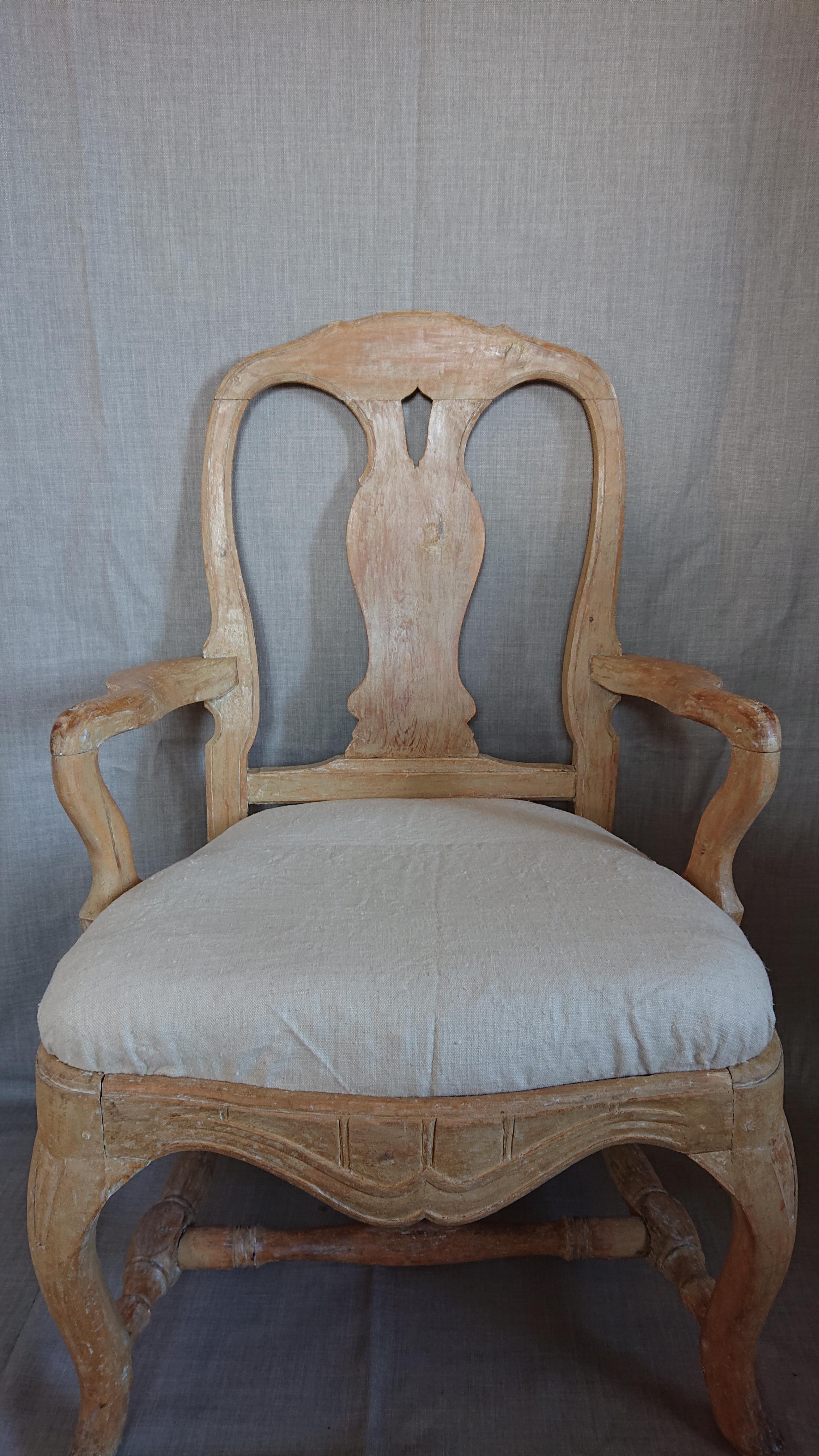Hand-Carved 18th Century Swedish Rococo Arm Chair with Original Paint For Sale