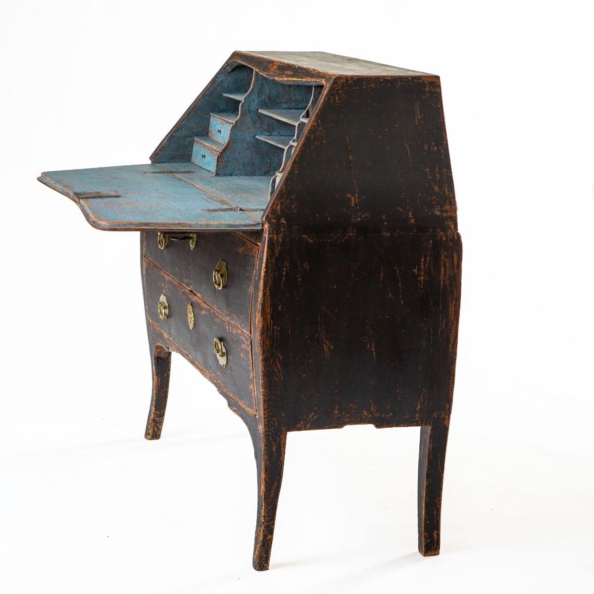 Secrétaire suédois rococo du XVIIIe siècle peint en noir et bleu Bon état à Kastrup, DK