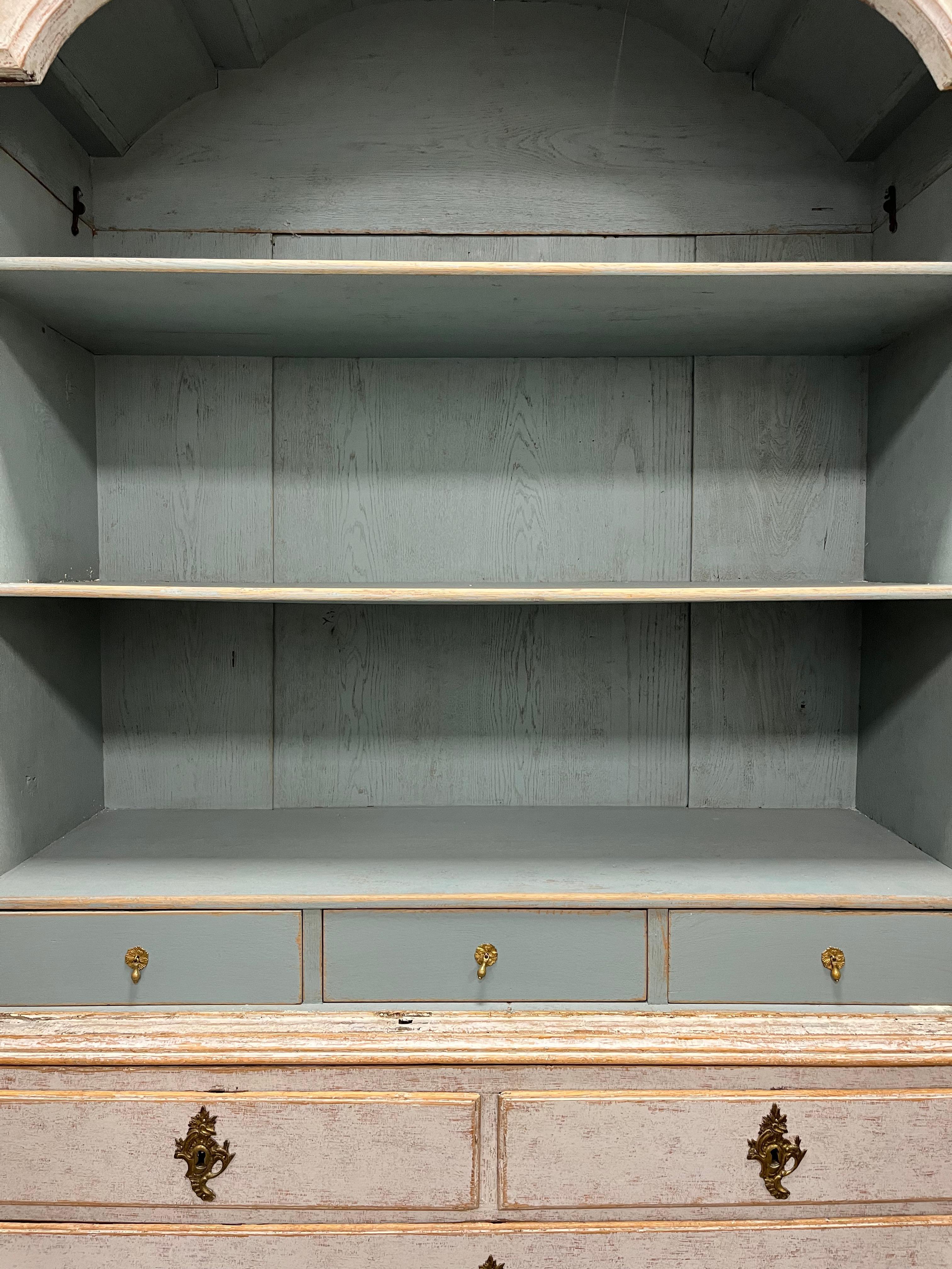 18th Century Swedish Rococo Cabinet For Sale 1