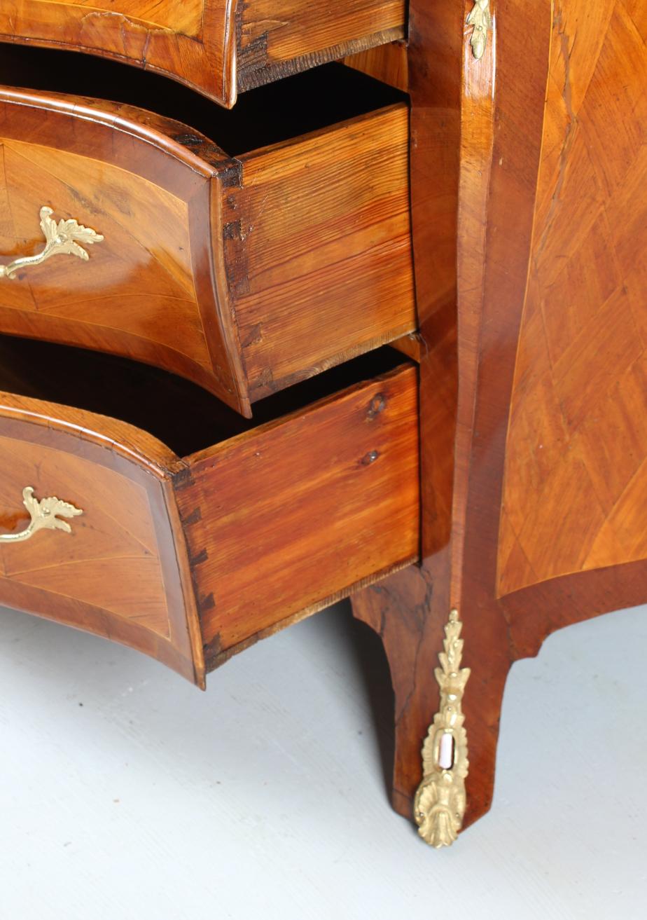 18th Century Swedish Rococo Chest of Drawers, Louis XV, circa 1760 For Sale 3