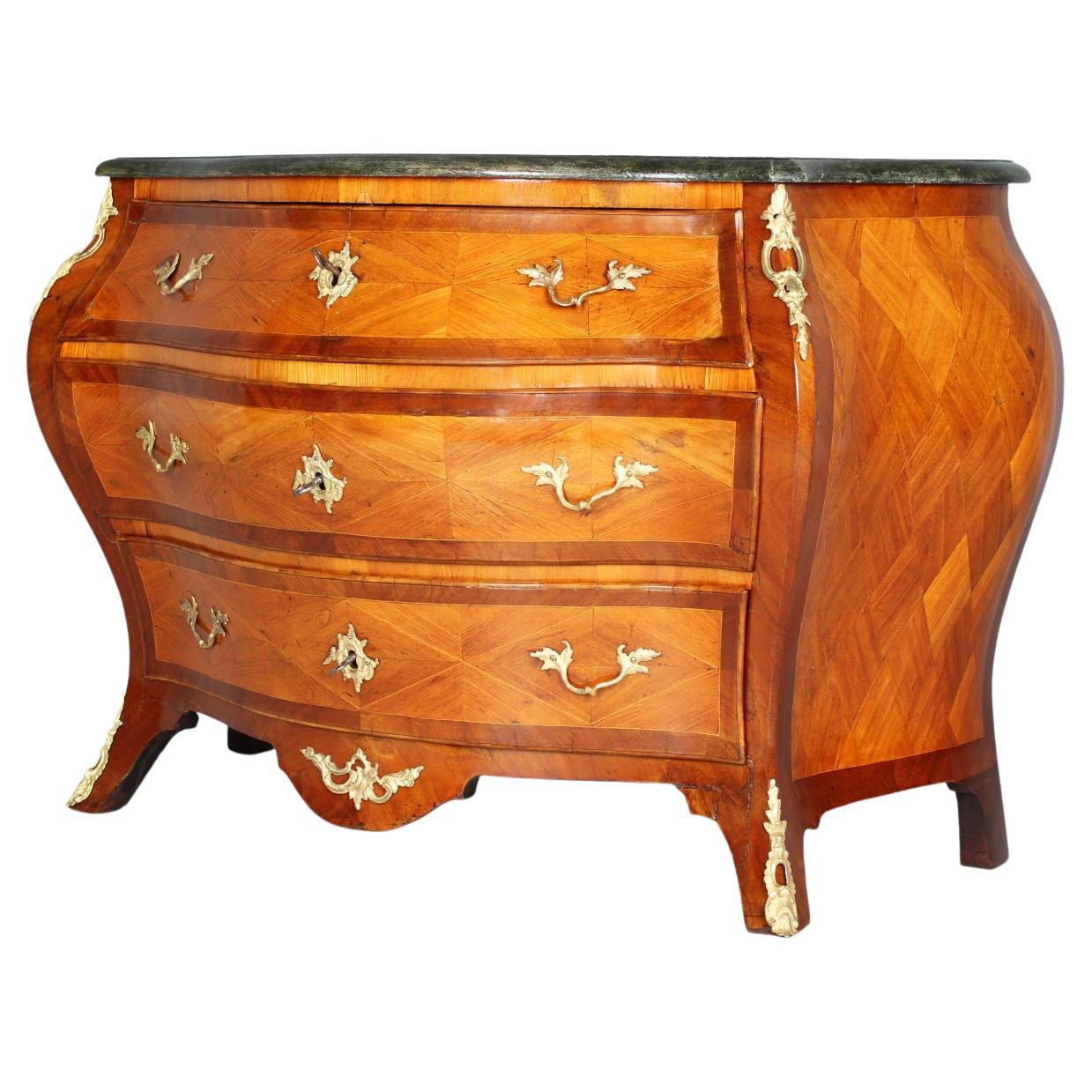 Commode rococo suédoise du 18ème siècle, Louis XV, datant d'environ 1760