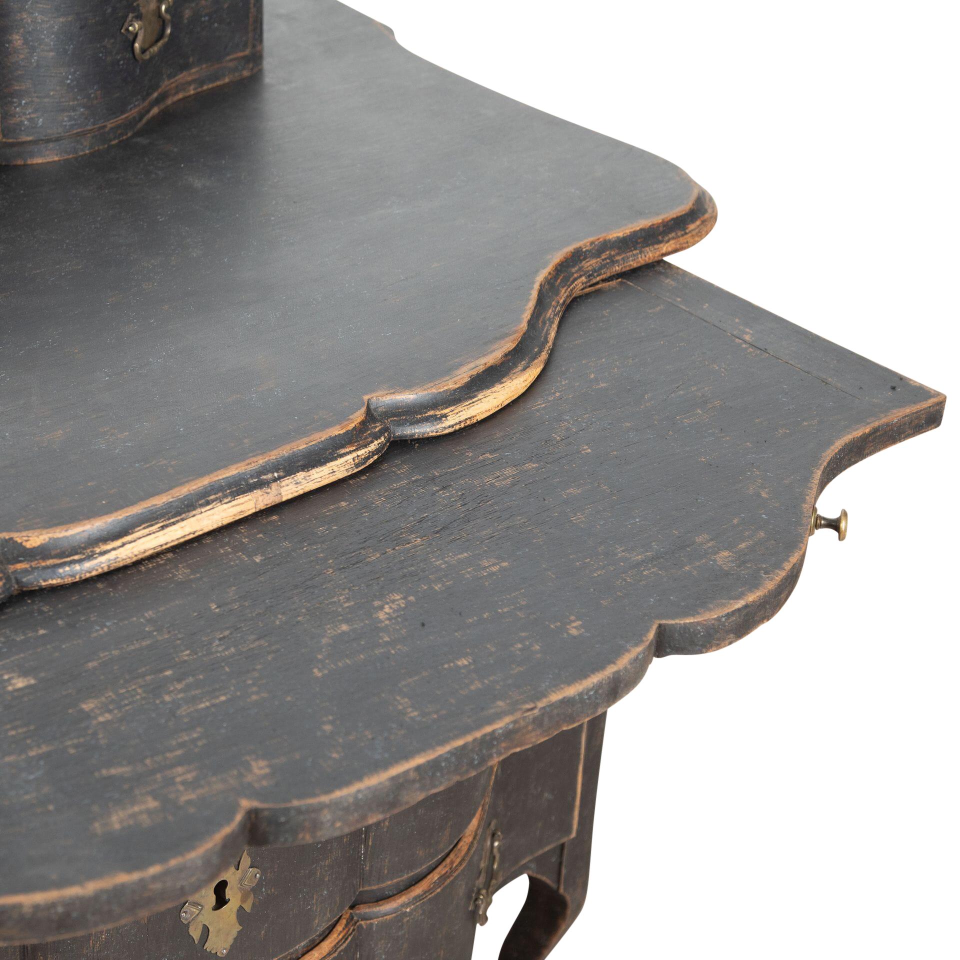 18th Century and Earlier 18th Century Swedish Rococo Commode For Sale