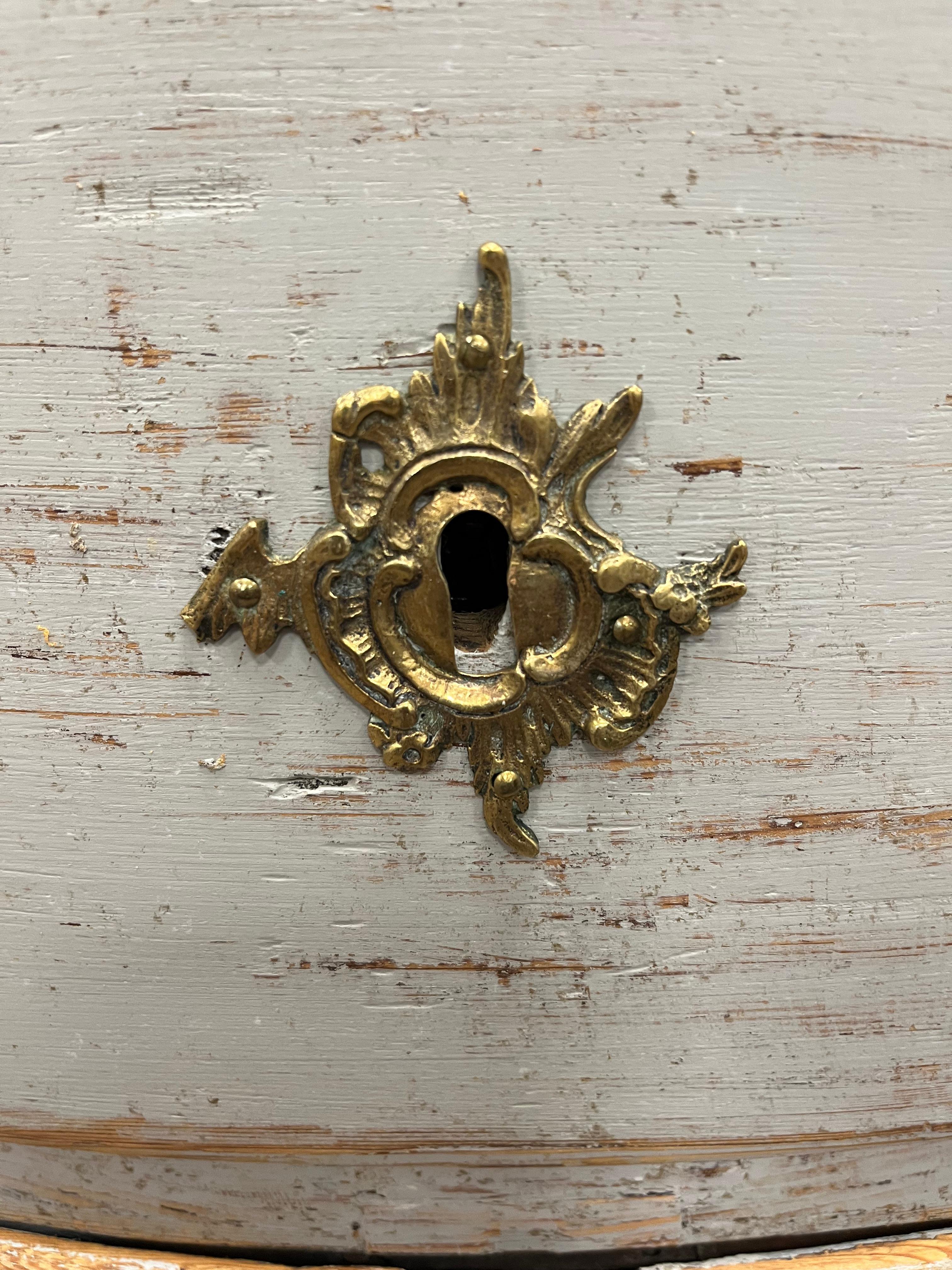18th Century Swedish Rococo Commode in vendita 1