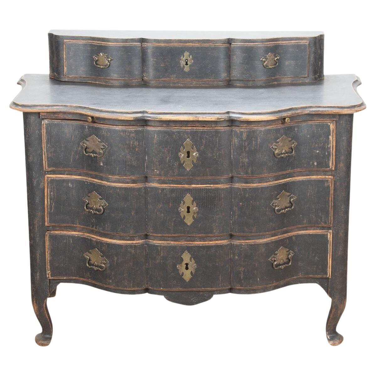 Commode rococo suédoise du XVIIIe siècle