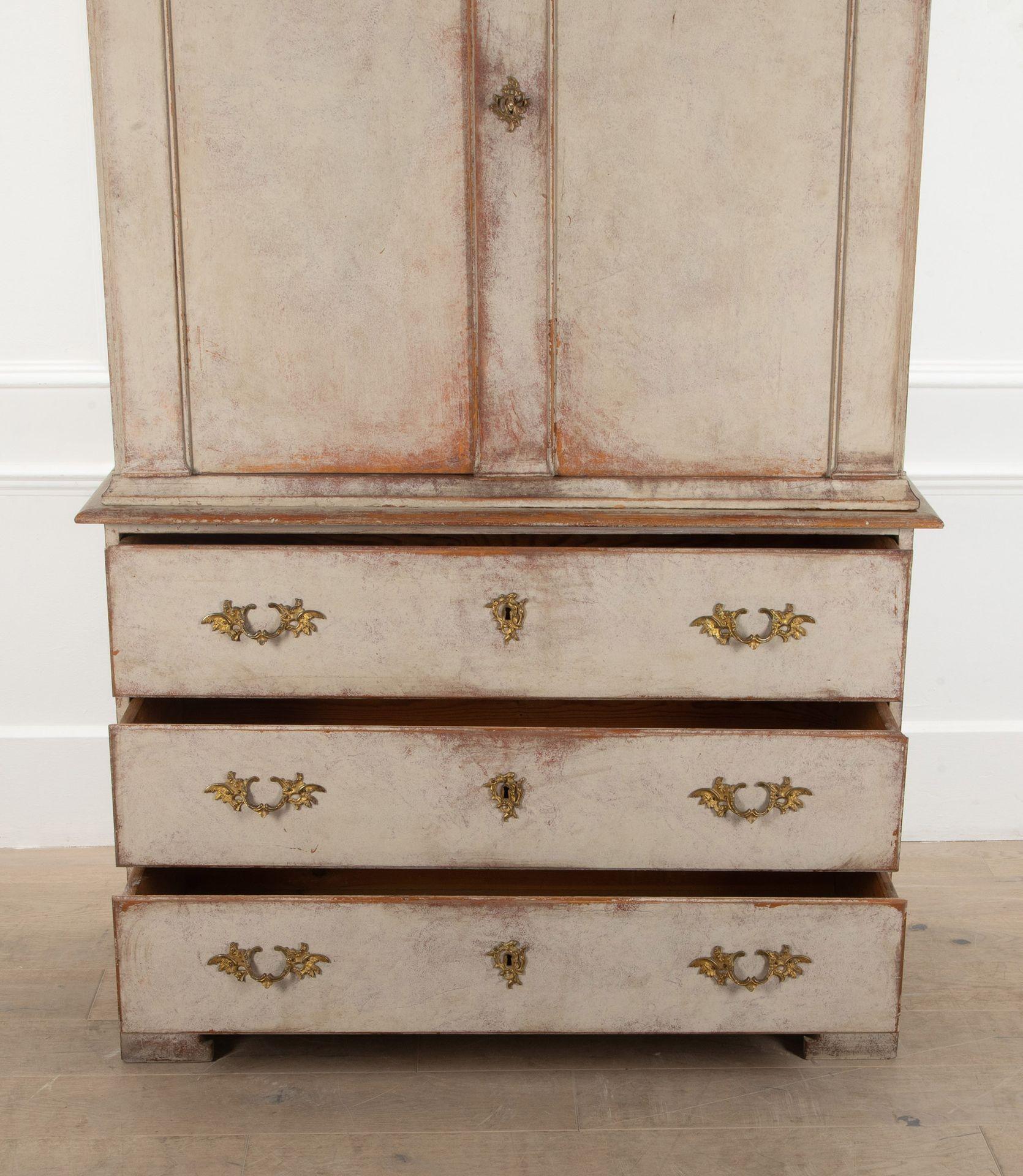 18th Century Swedish Rococo Cupboard-on-Chest 3
