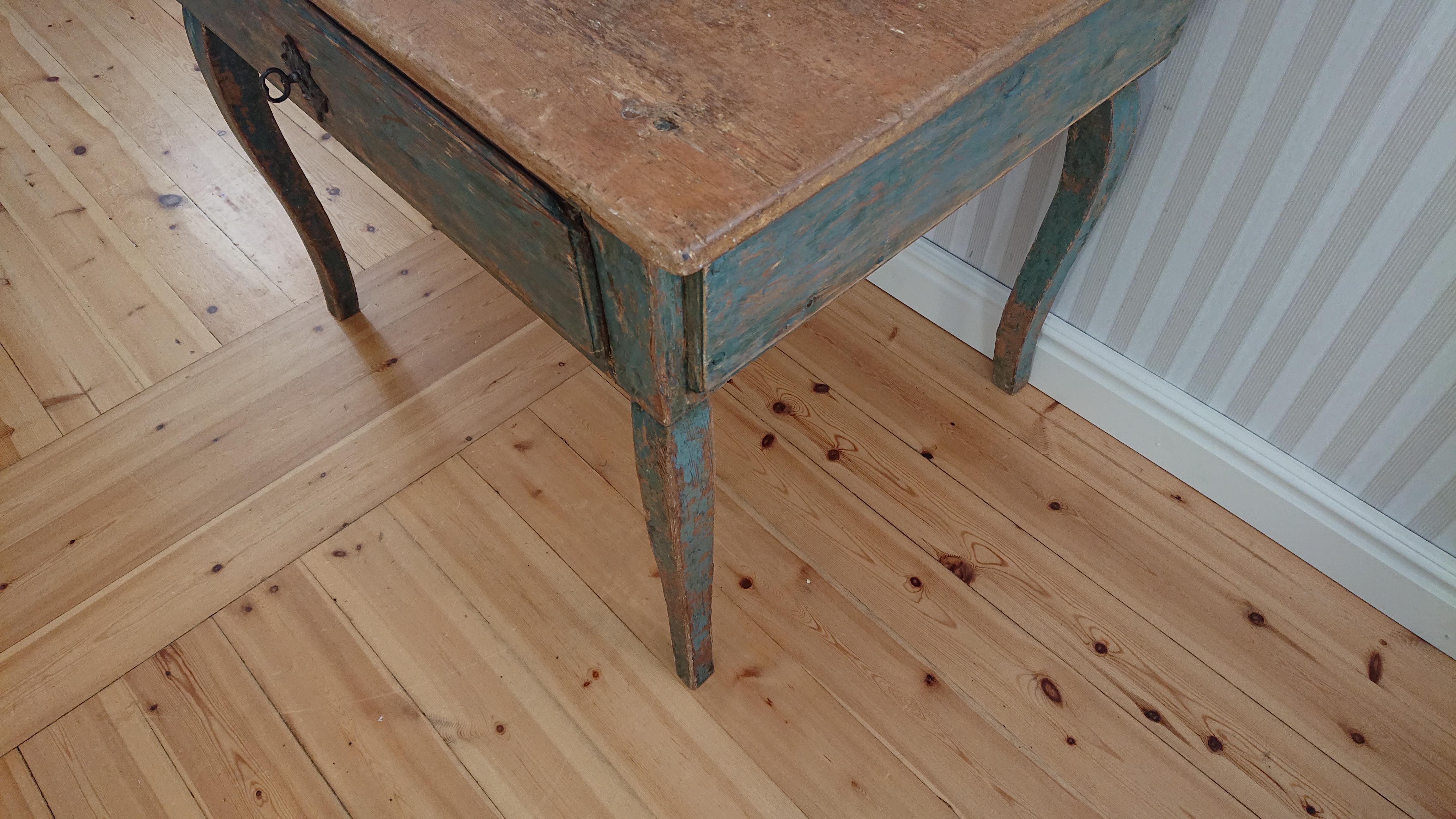 18th Century Swedish  Antique Rustic Rococo Desk/ Table with Original Paint For Sale 5