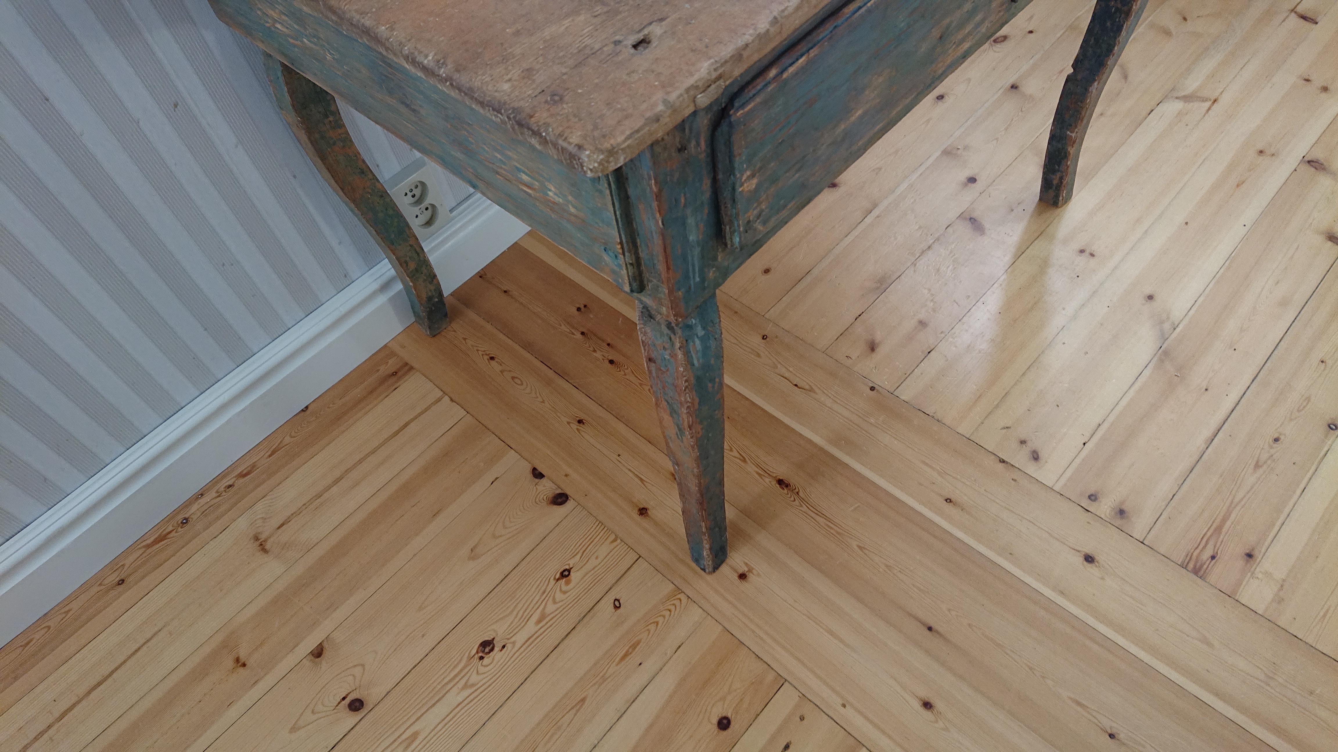 18th Century Swedish  Antique Rustic Rococo Desk/ Table with Original Paint For Sale 4