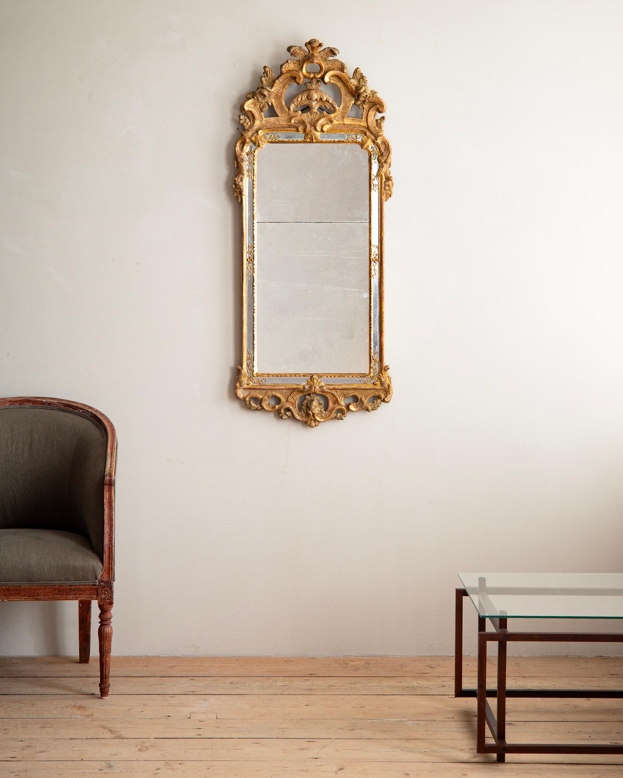 Suédois 18th Century Swedish Rococo Mirror en vente