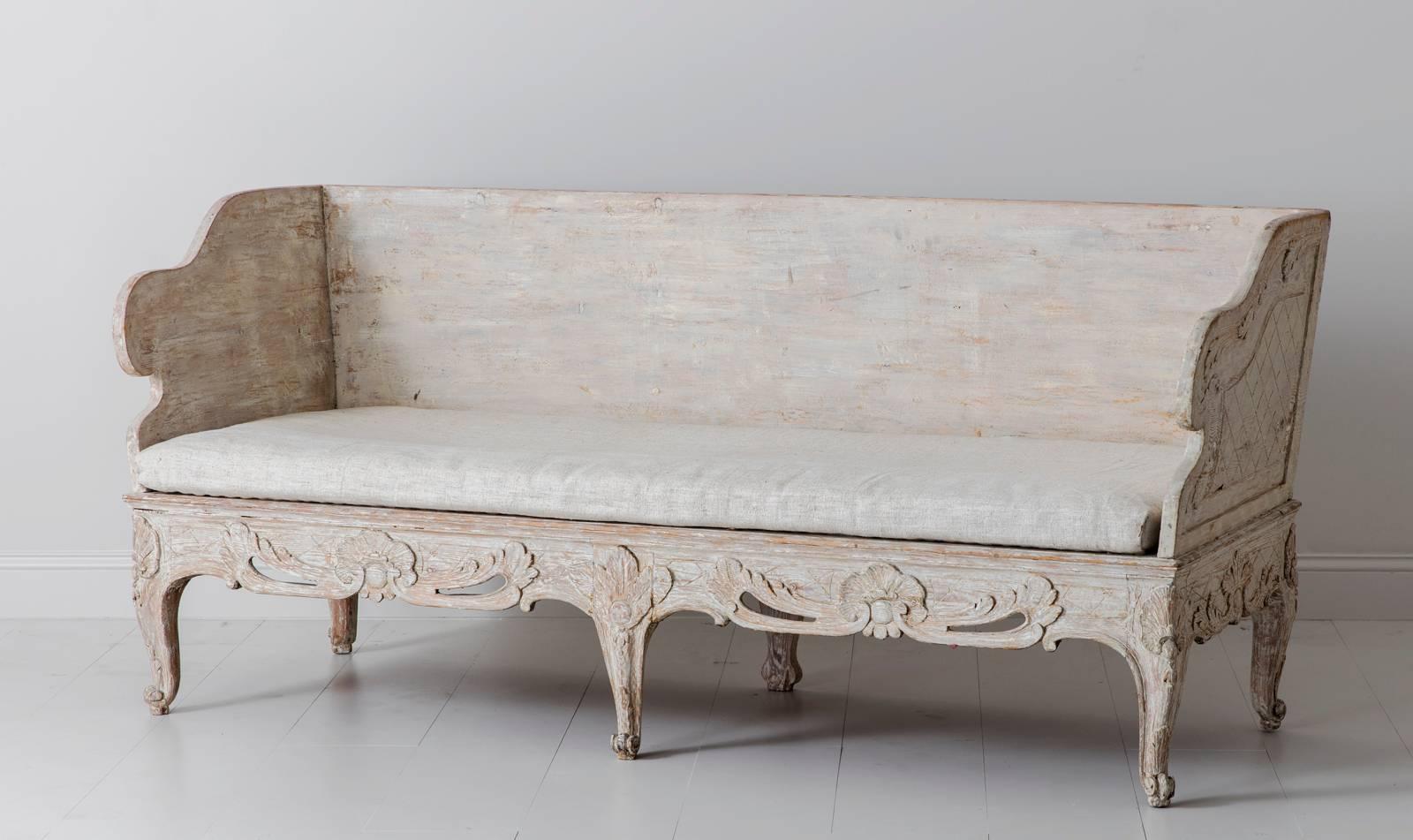 18th Century Swedish Rococo Period Trag Sofa Bench in Original Paint 1