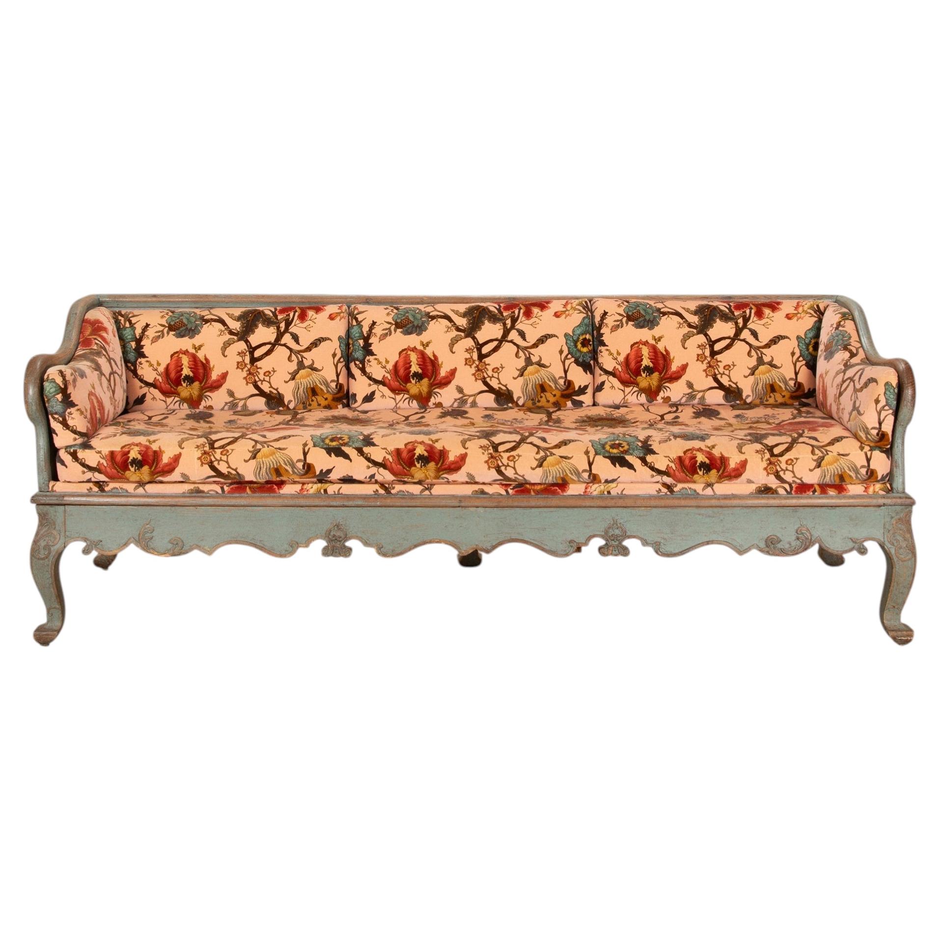 18th Century Swedish Rococo Tragsofa For Sale