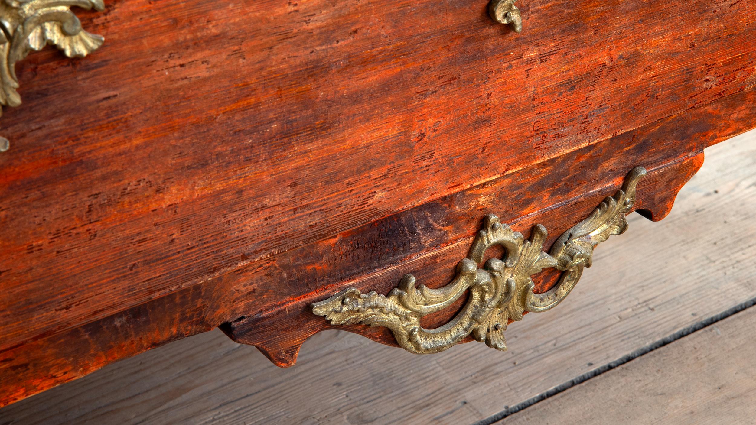 18th Century Swedish Rococo Vitrine Cabinet For Sale 7