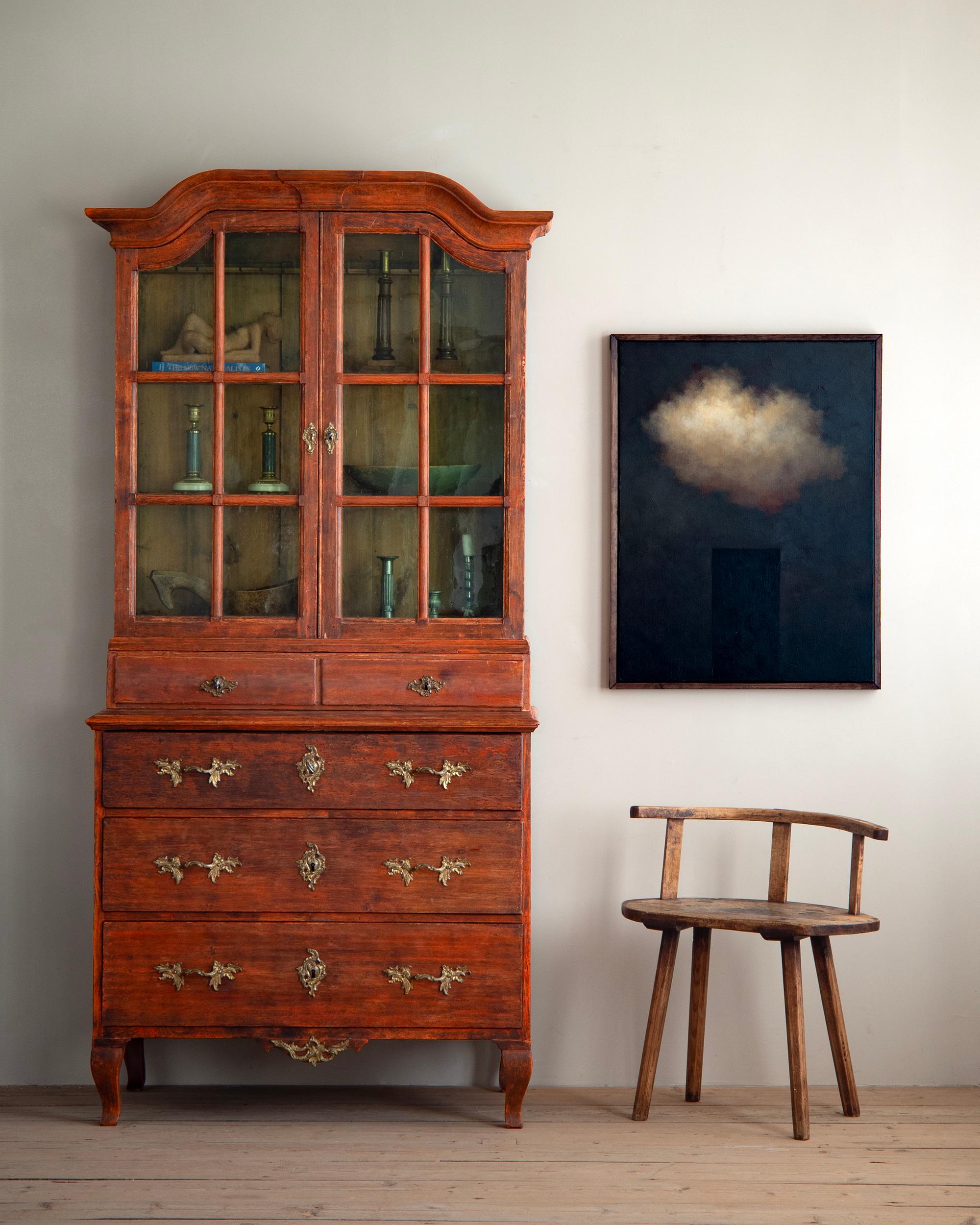 Mid 18th century Swedish Rococo vitrine cabinet in it's original color and green tinted glass. Ca 1750 - 60s Sweden. 