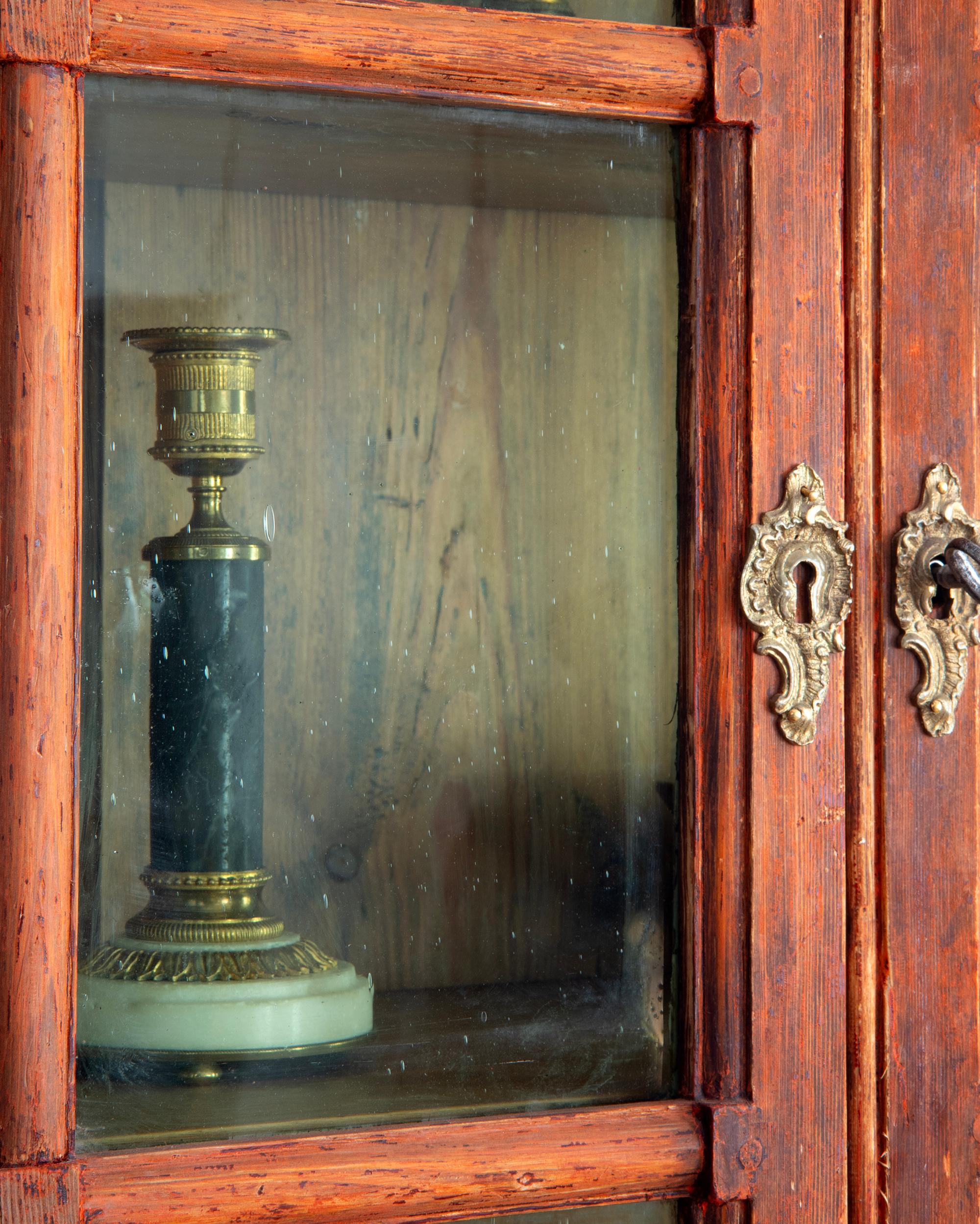 18th Century Swedish Rococo Vitrine Cabinet For Sale 2