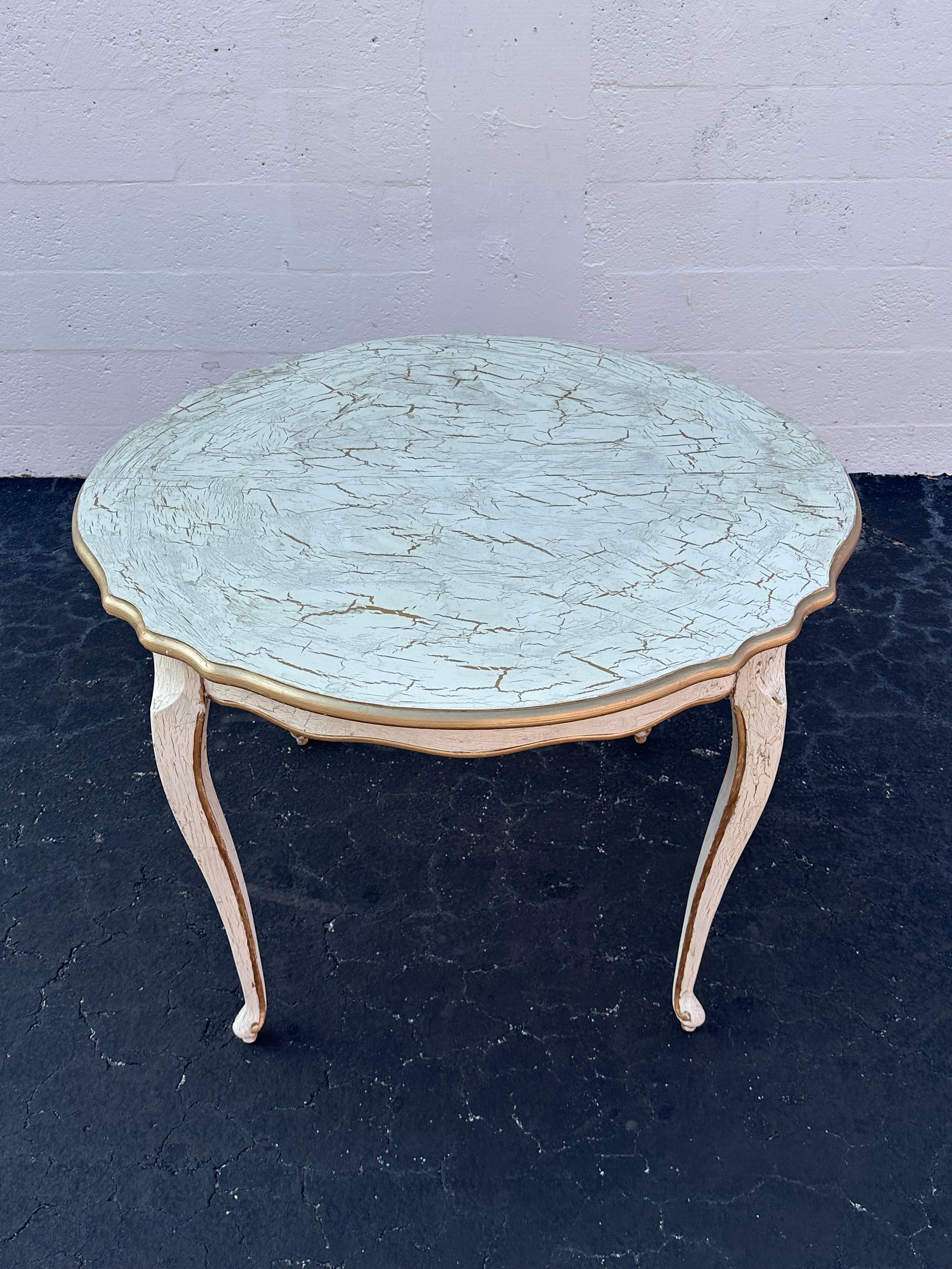 Table de 5 chaises de salle à manger rococo suédoises blanchies du 18ème siècle en vente 2