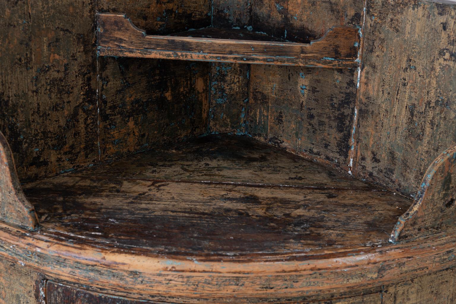 18th Century Swedish Rustic Corner Sideboard 3