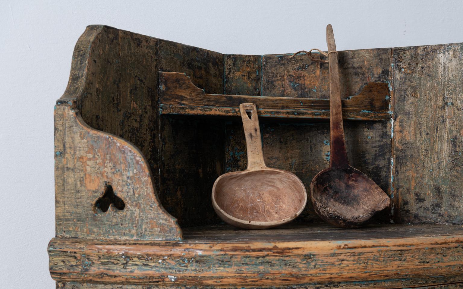 18th Century Swedish Rustic Corner Sideboard 1