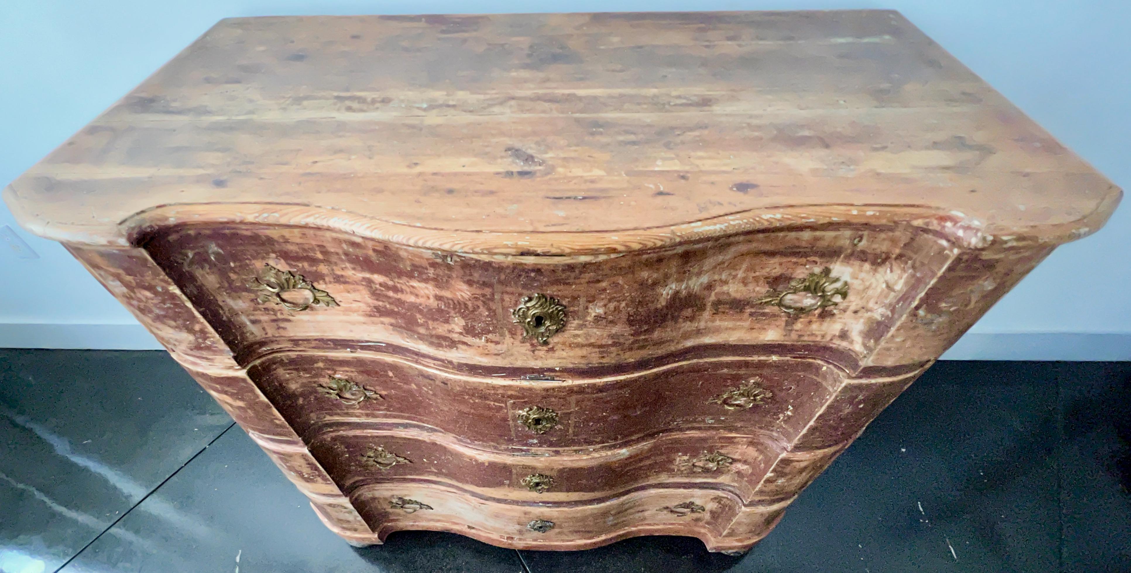 18th Century Swedish Serpentine Front Chest in Original Color For Sale 7