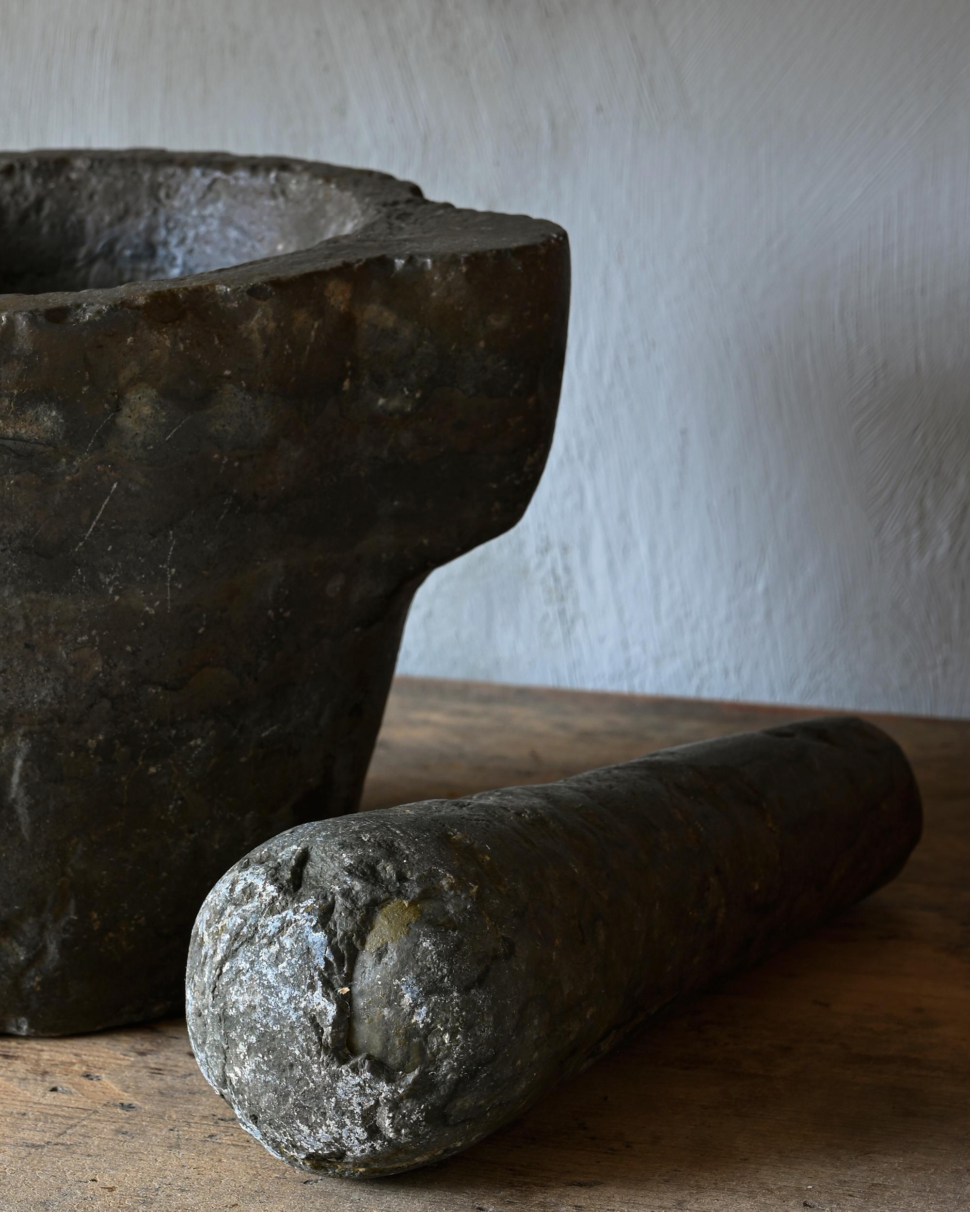 Pietra Mortaio di pietra svedese del XVIII secolo in vendita