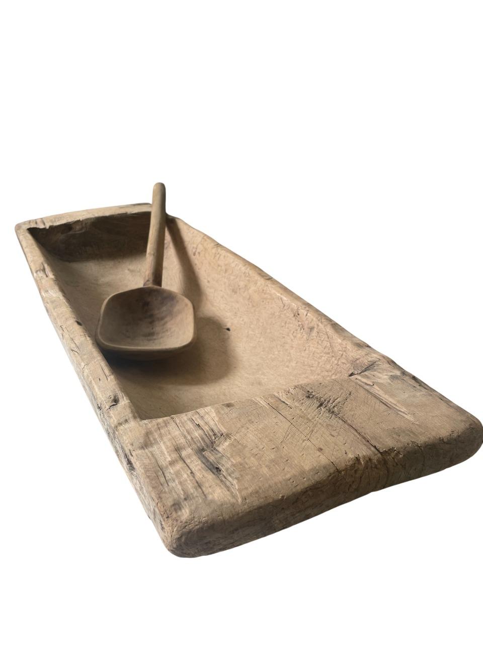 Suédois 18th Century Swedish Wabi-Sabi Hand-Carved Dough Bowl with Spoon en vente