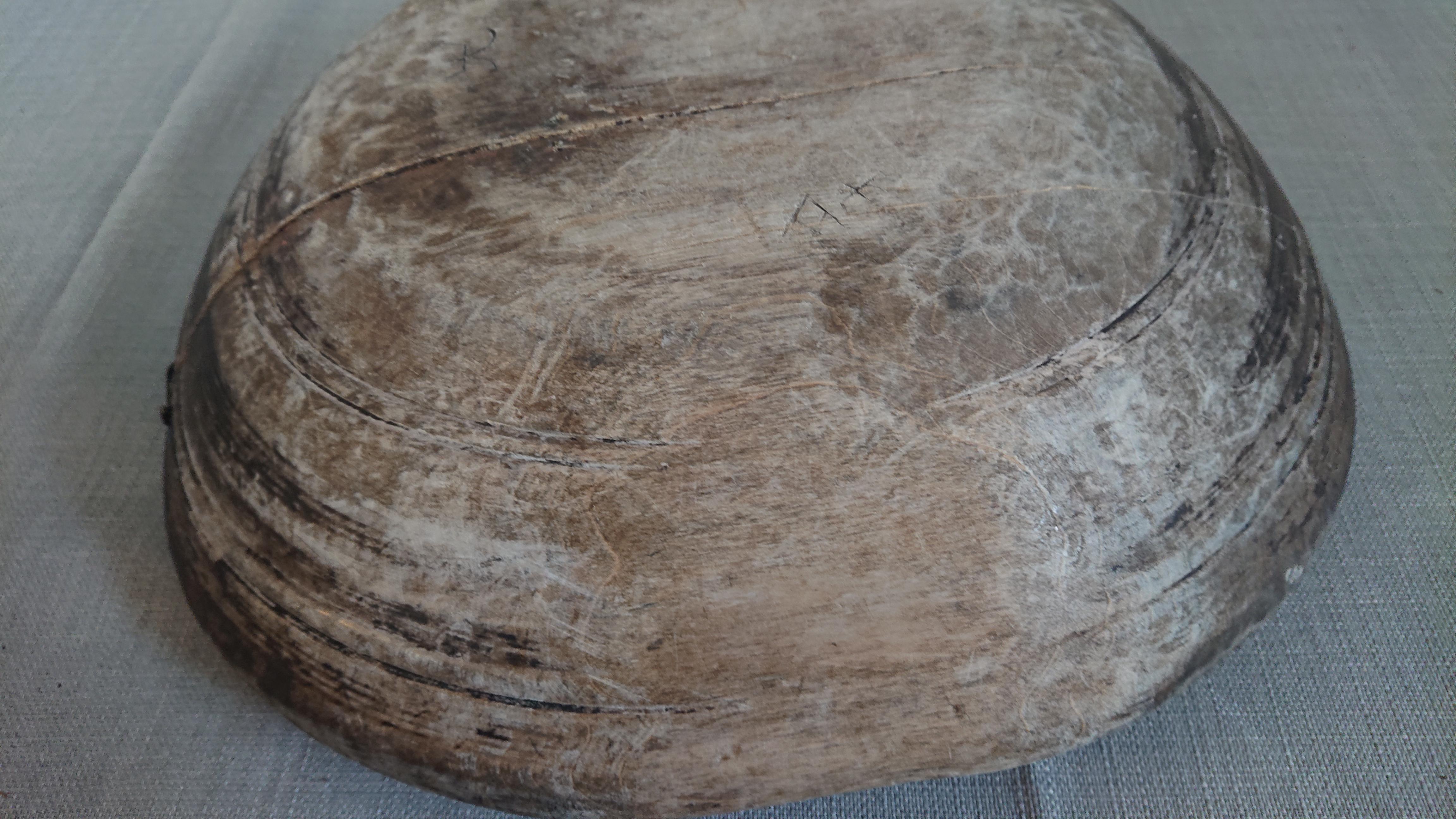 18th Century Swedish Wooden Bowl For Sale 3