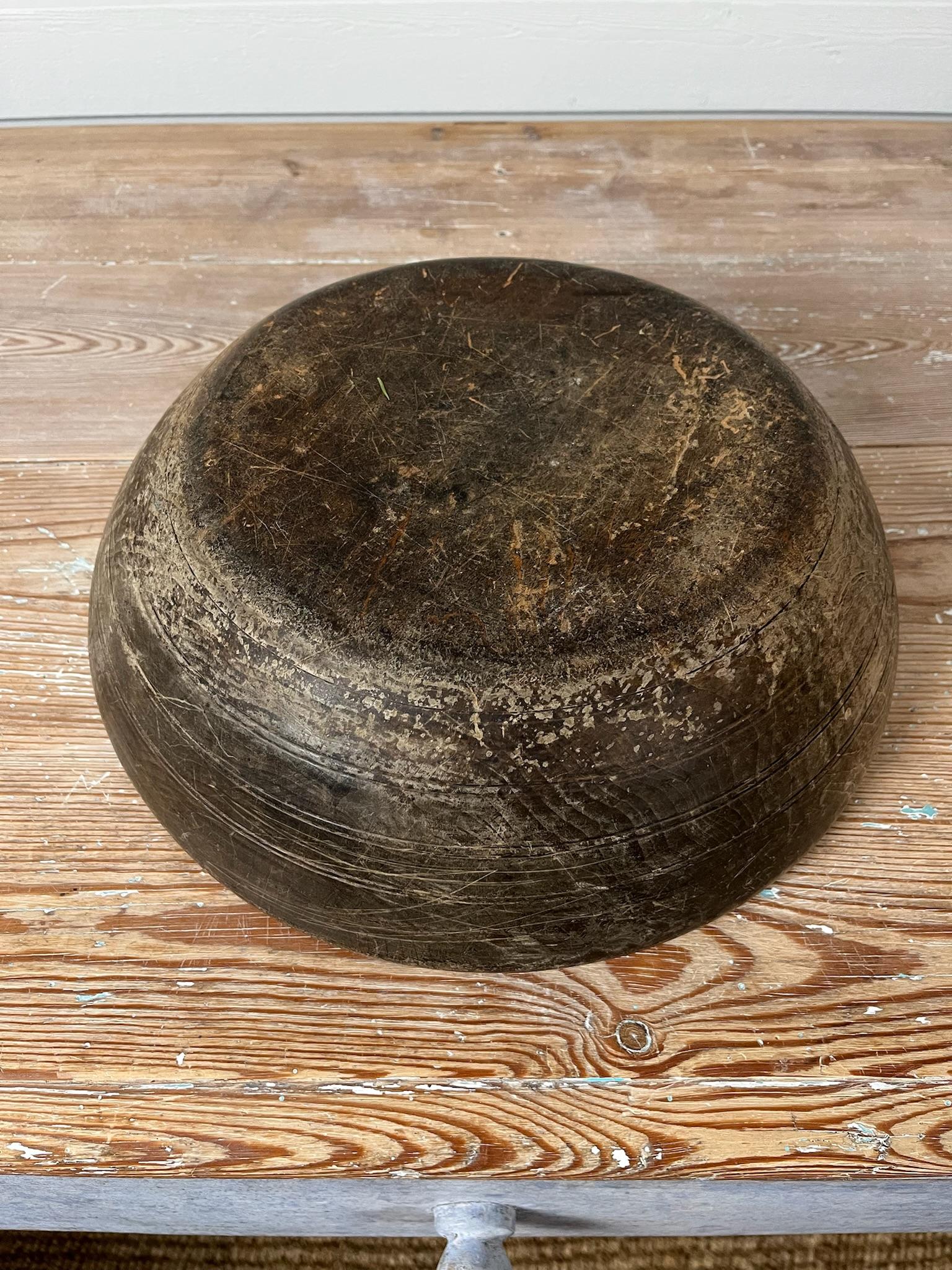 Arte popolare Ciotola di legno svedese del XVIII secolo in vendita