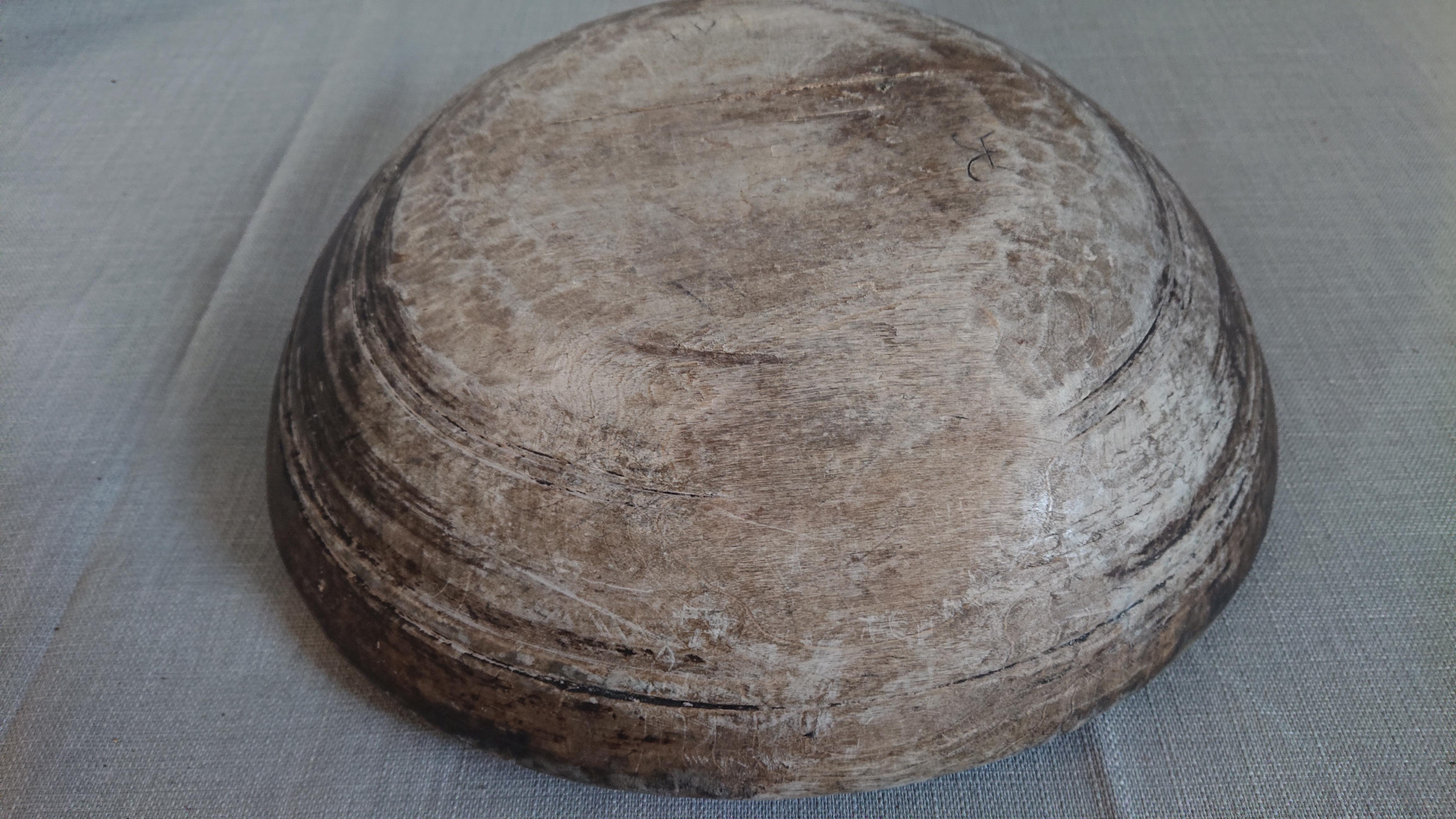 18th Century Swedish Wooden Bowl For Sale 1