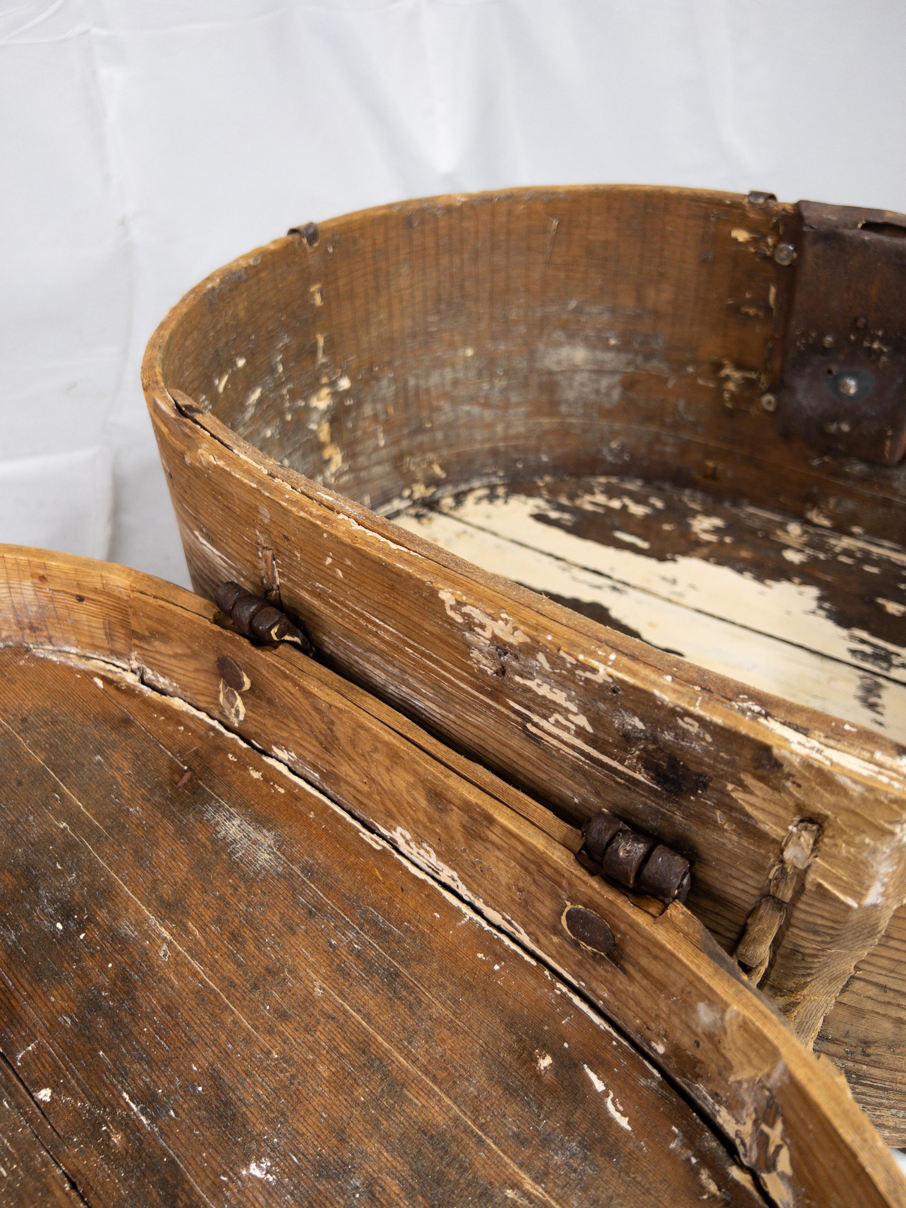 Caja nupcial sueca de madera del siglo XVIII en venta 9