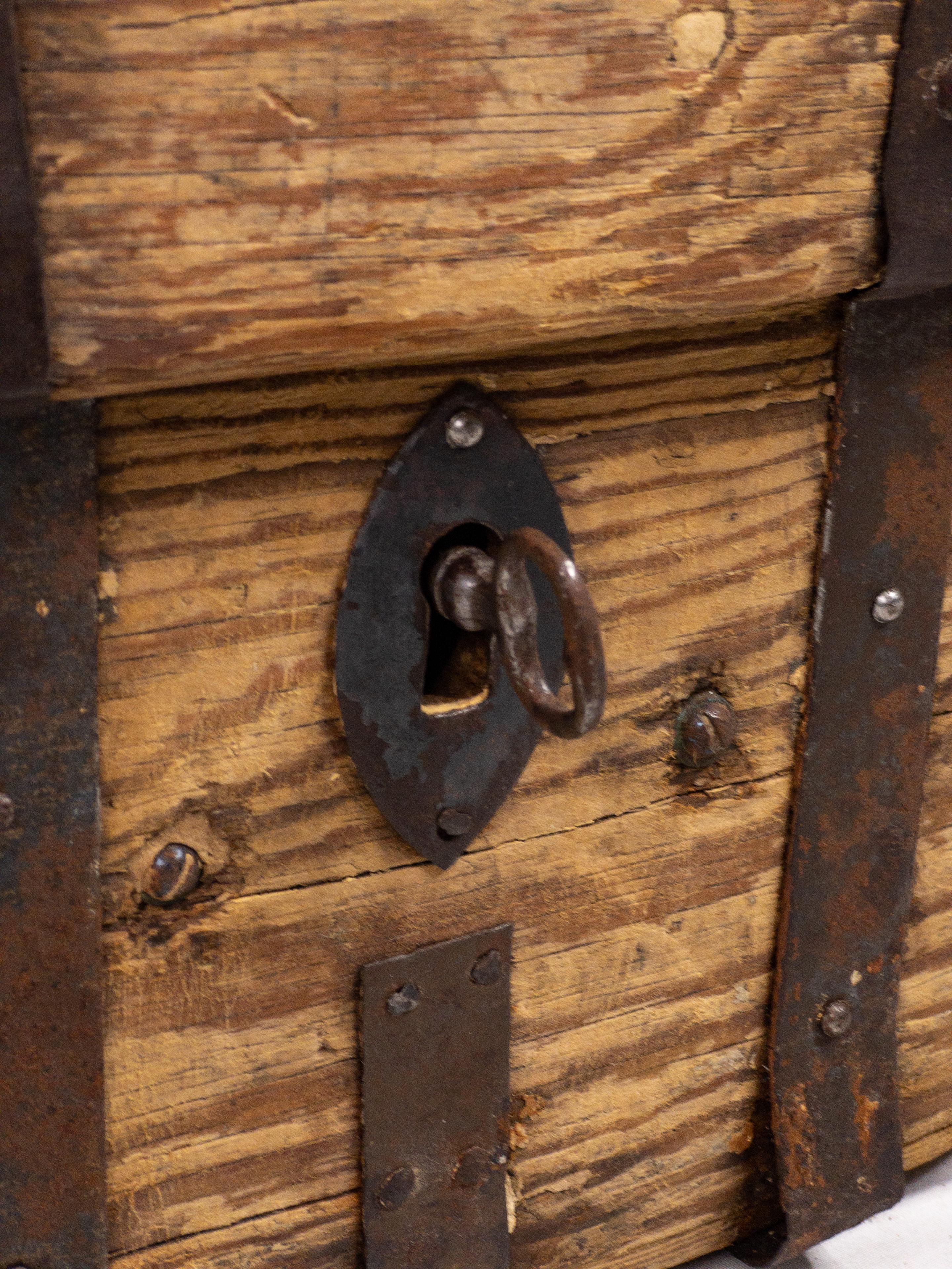 18th Century Swedish Wooden Wedding Box For Sale 1