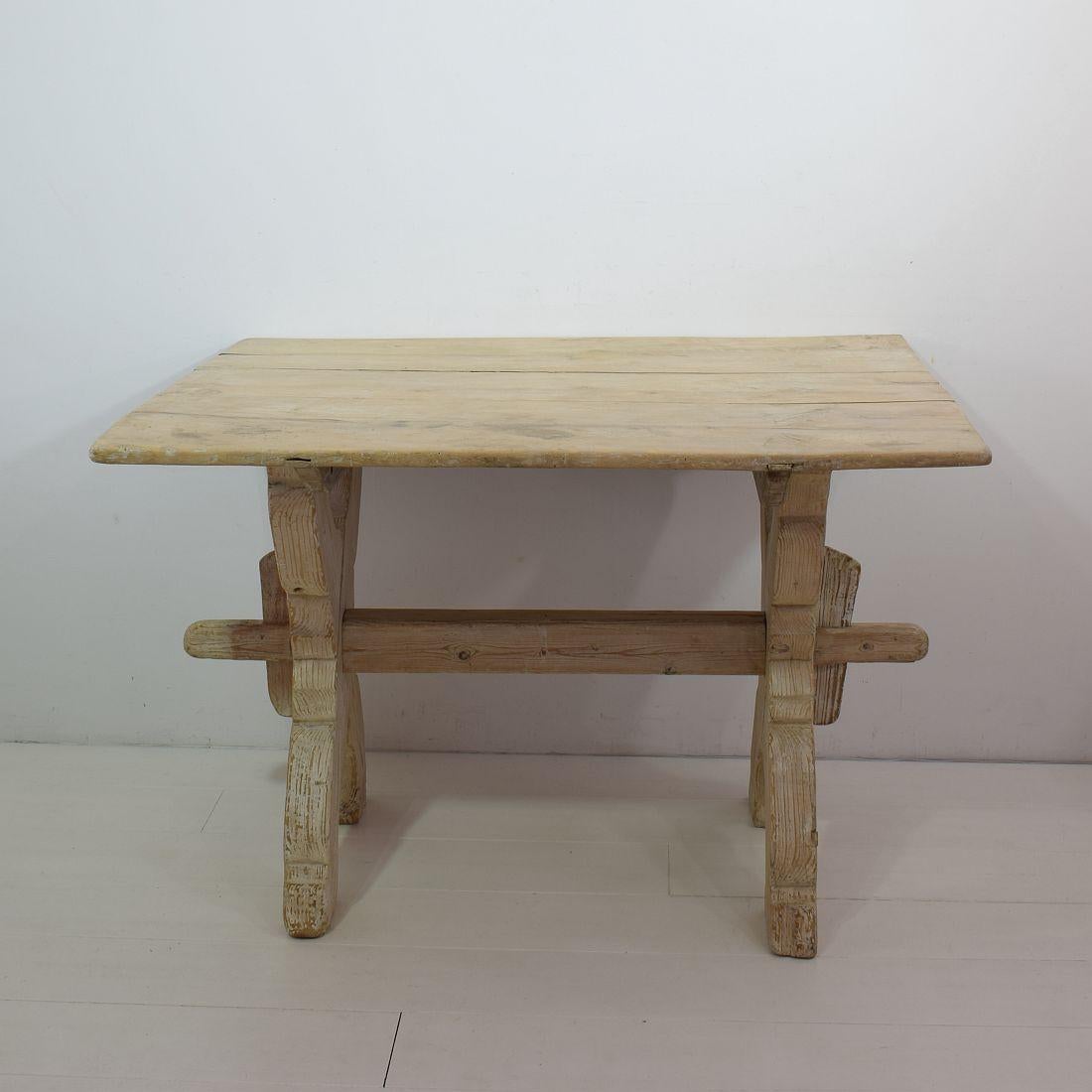 18th Century Swedish X-Frame Bock Board Trestle Table In Fair Condition In Buisson, FR