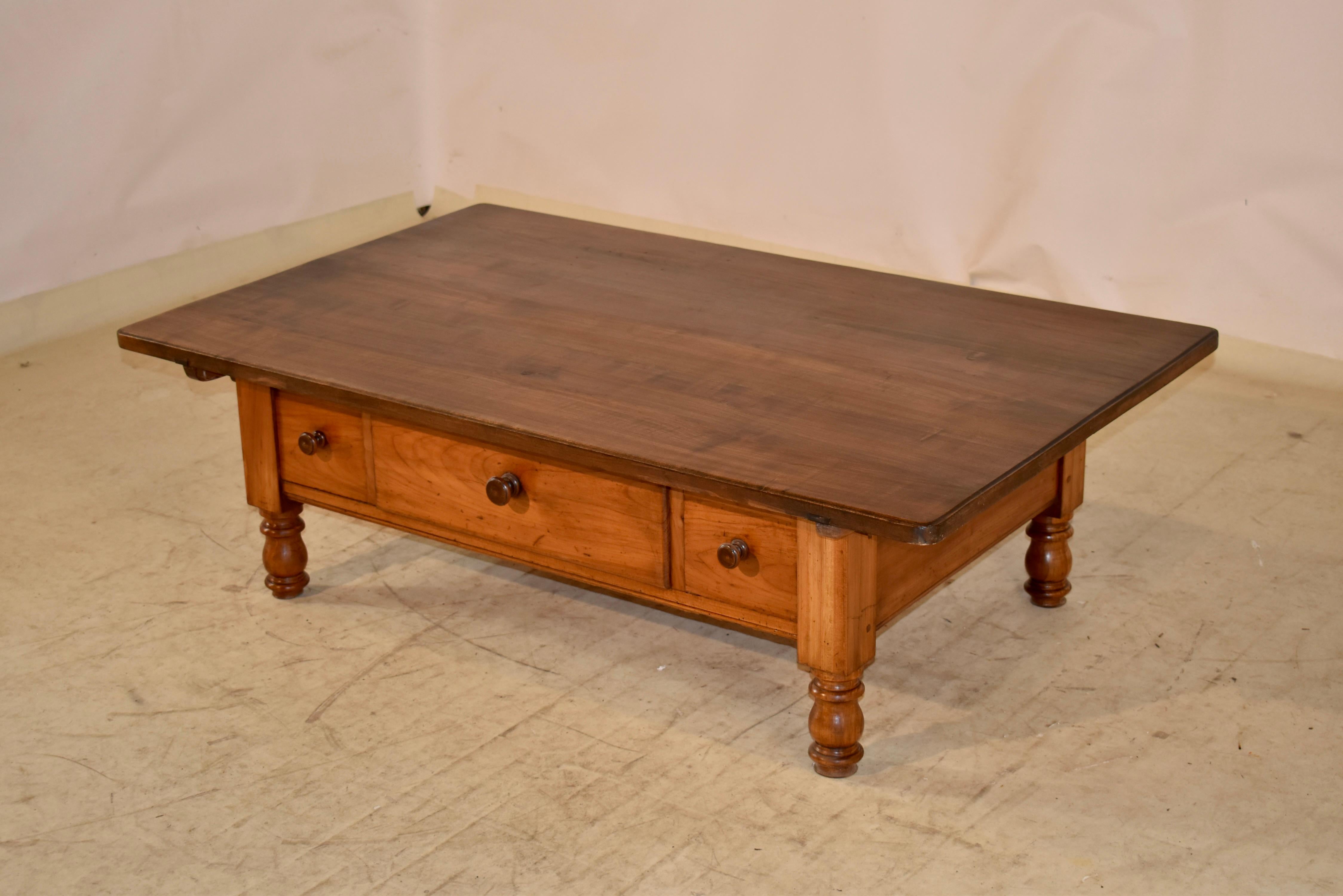 18th Century Swiss Cherry Coffee Table with Three Drawers For Sale 5