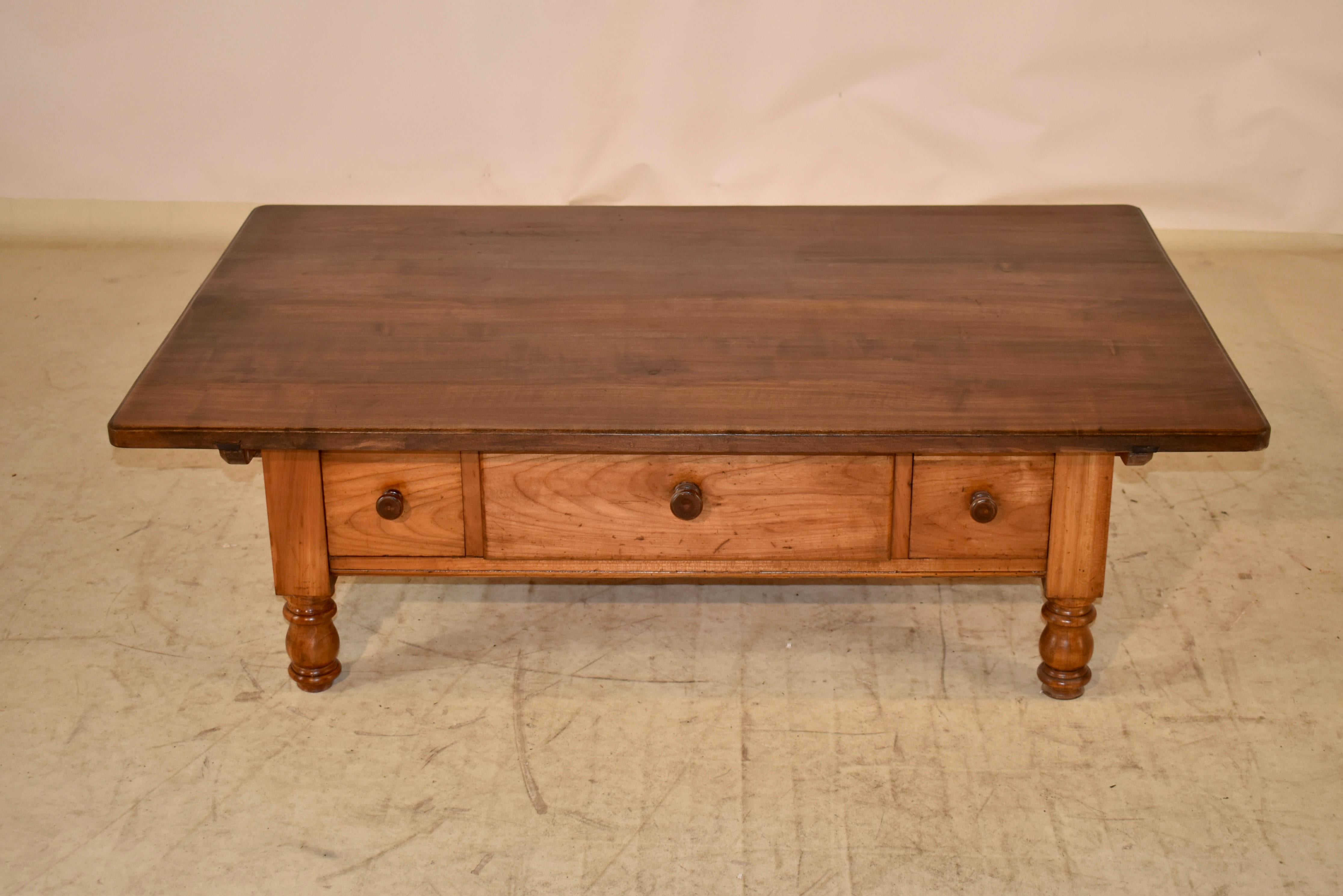 18th Century Swiss Cherry Coffee Table with Three Drawers In Good Condition For Sale In High Point, NC
