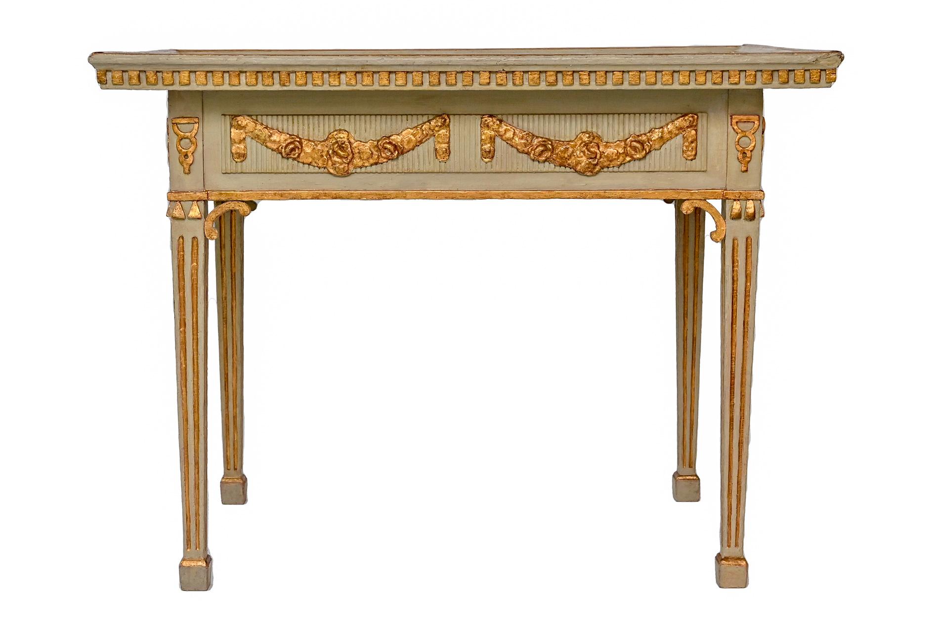 Louis XVI Table du 18e siècle avec carreaux de Delft gris et dorures du Schleswig Holstein en vente