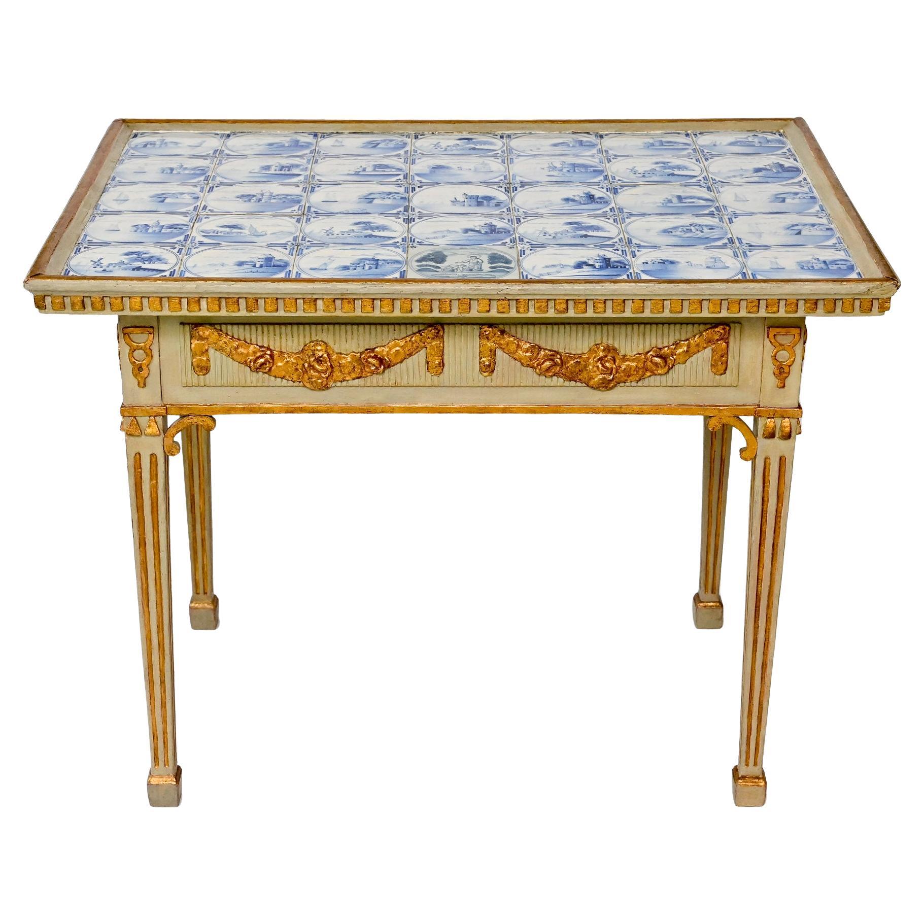Tisch aus dem 18. Jahrhundert mit Delft Kacheln Schleswig Holstein Grau und Vergoldung im Angebot