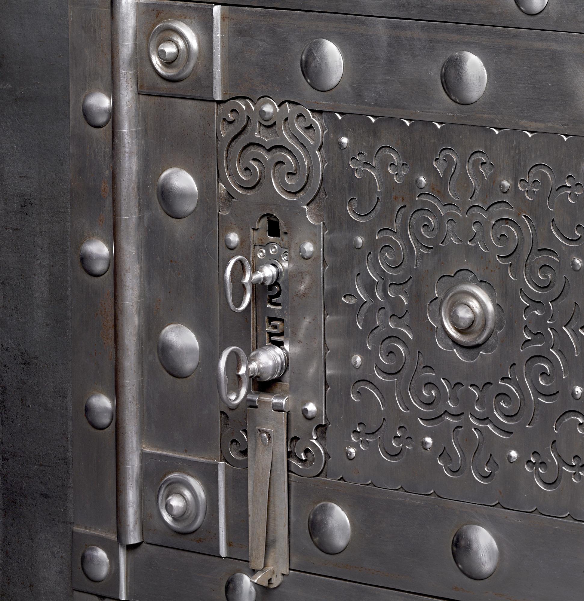 18th-Century Tabletop Italian Iron Safe In Excellent Condition In New Orleans, LA