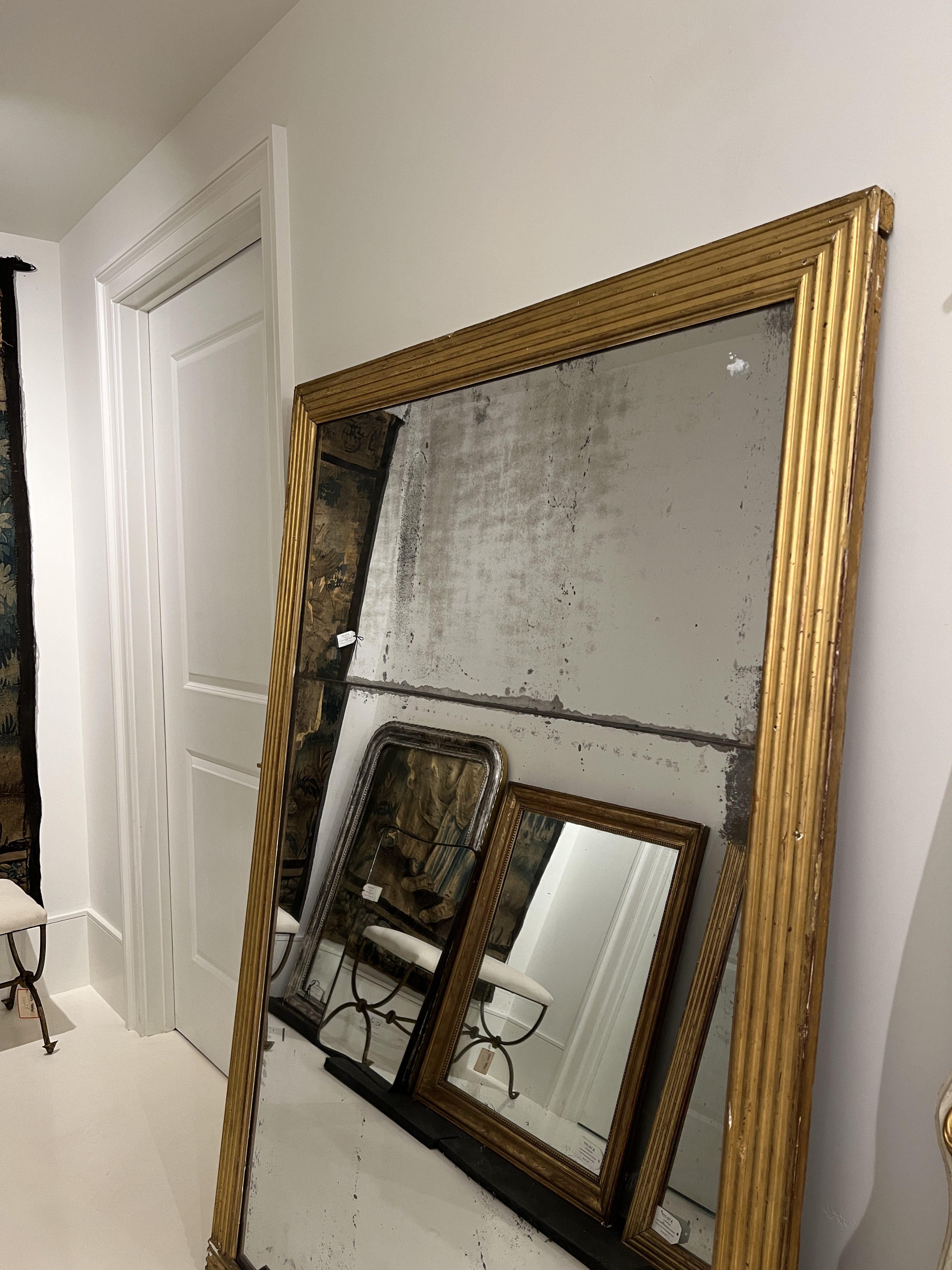 Grand miroir ancien doré Louis XVI du XVIIIe siècle en vente 1