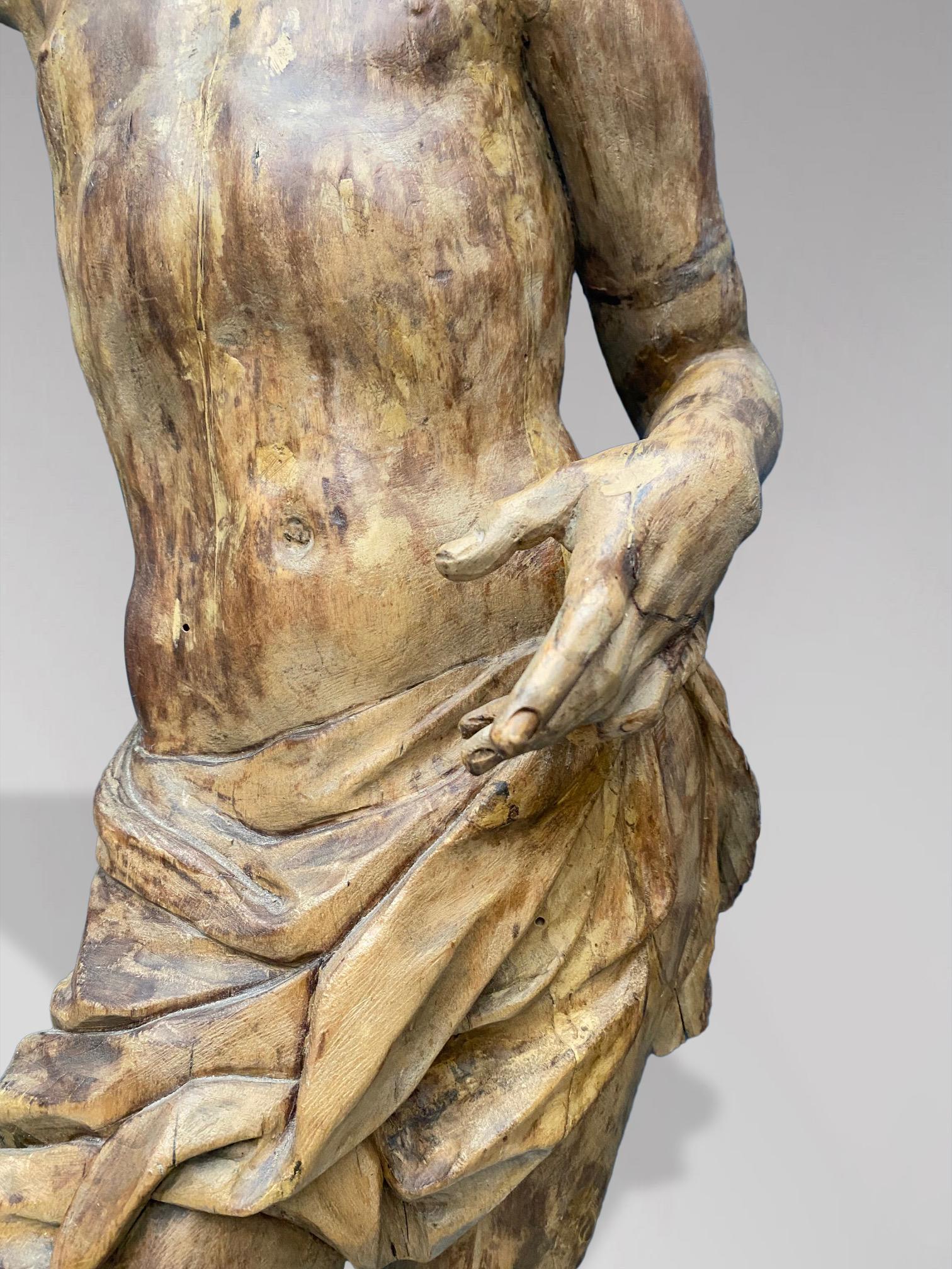 Sculpté Sculpture haute en bois du XVIIIe siècle représentant St. Johns en vente