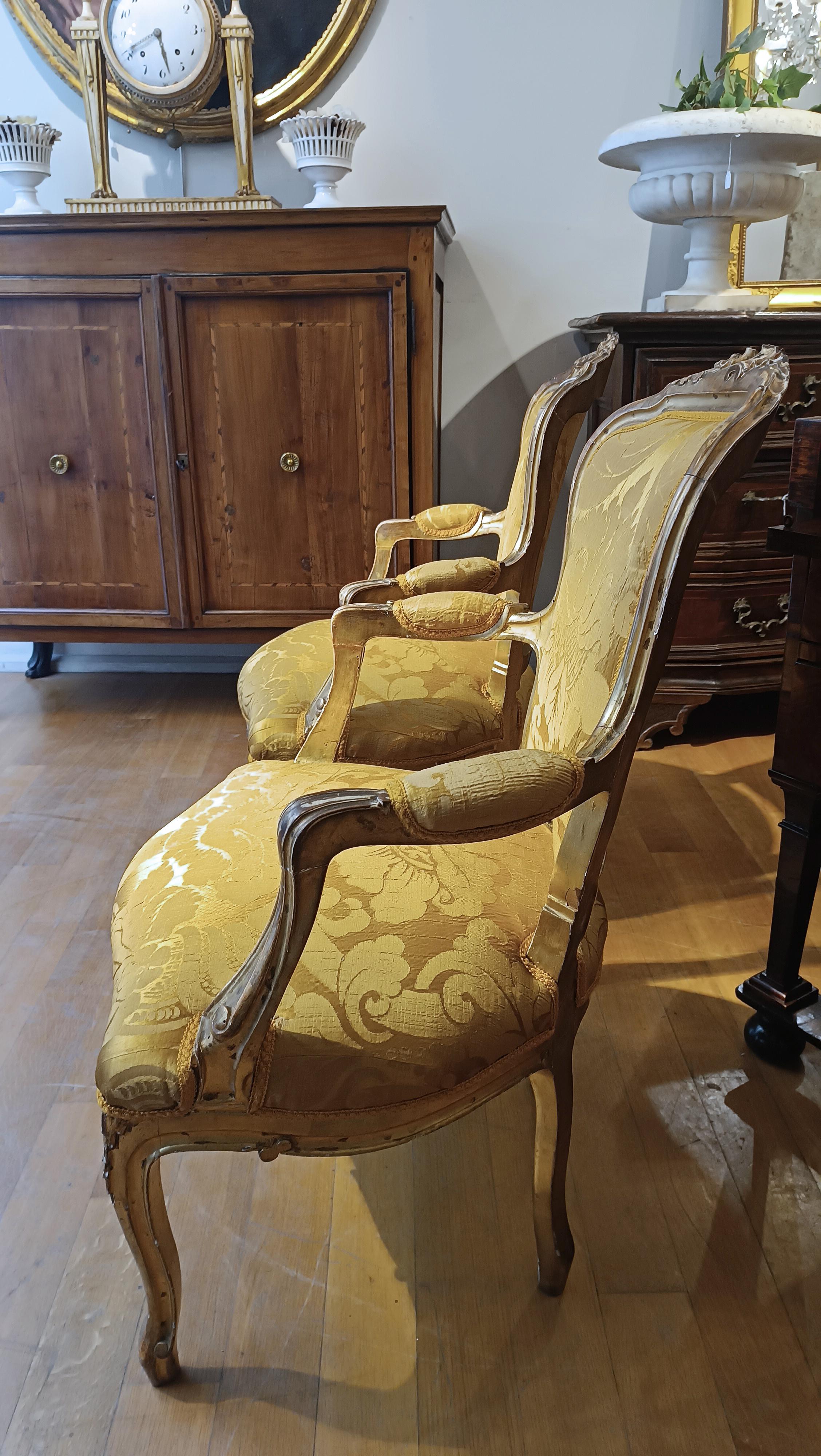 Carved 18th CENTURY TASTE'S PAIR OF GOLDEN ARMCHAIRS  For Sale